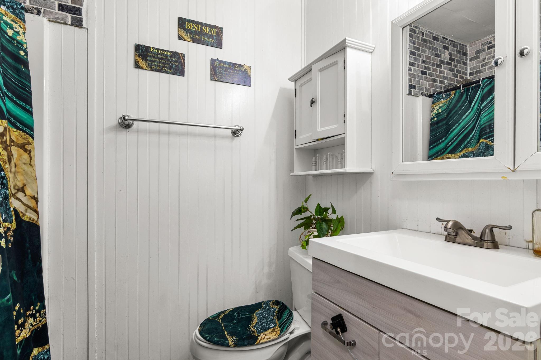 3104 University Drive Property Photo 18