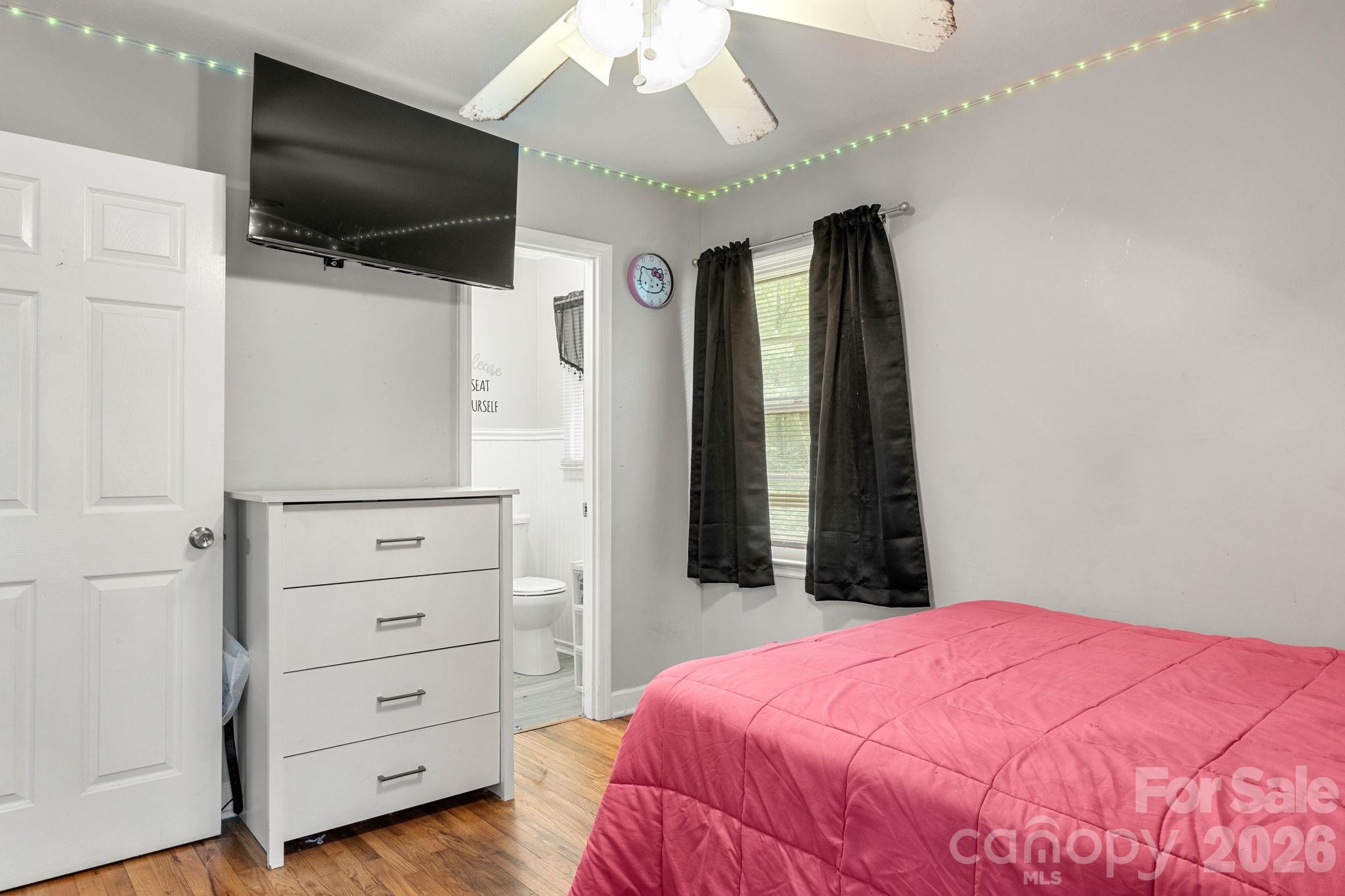 3104 University Drive Property Photo 19