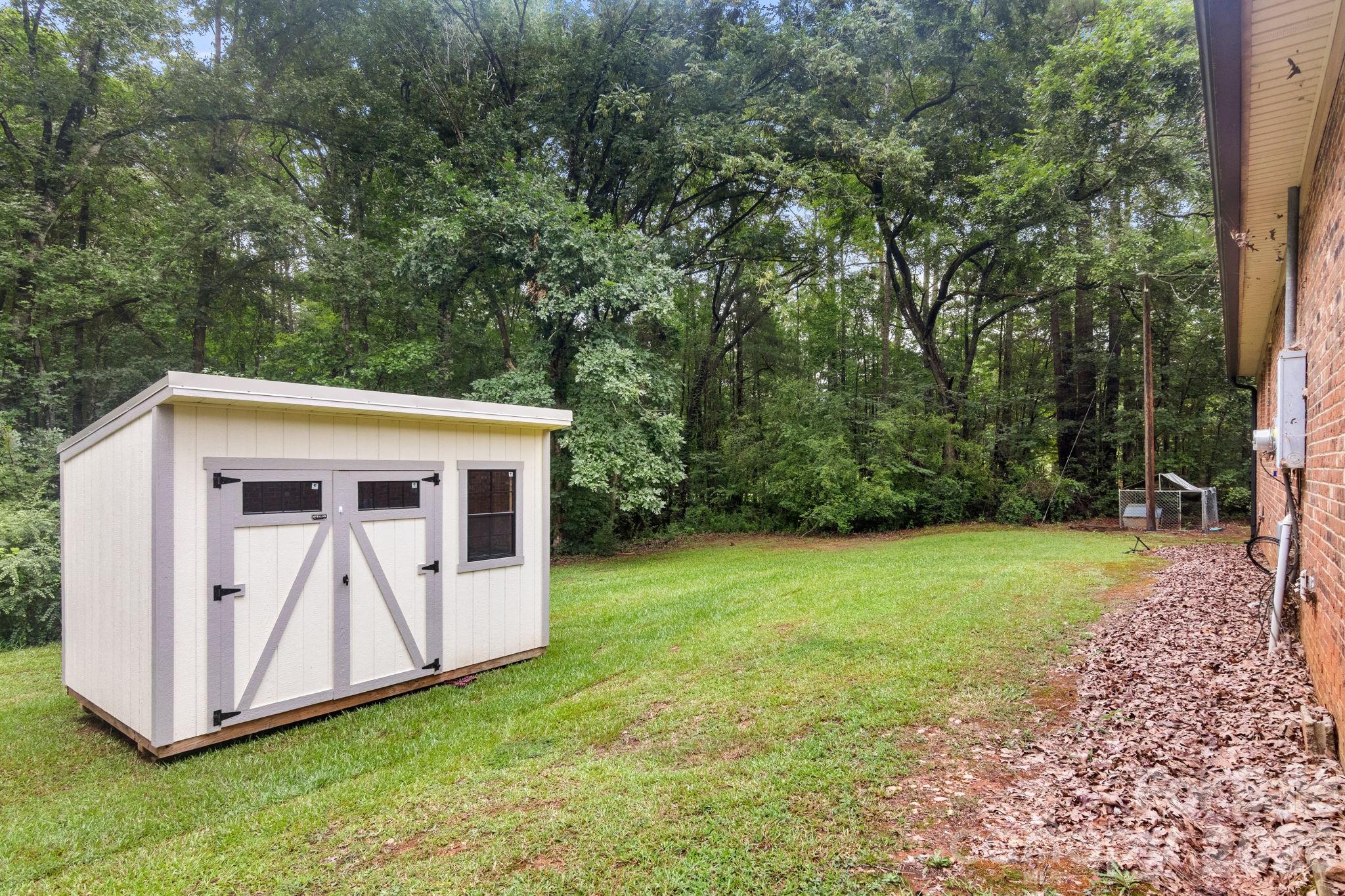 3104 University Drive Property Photo 27