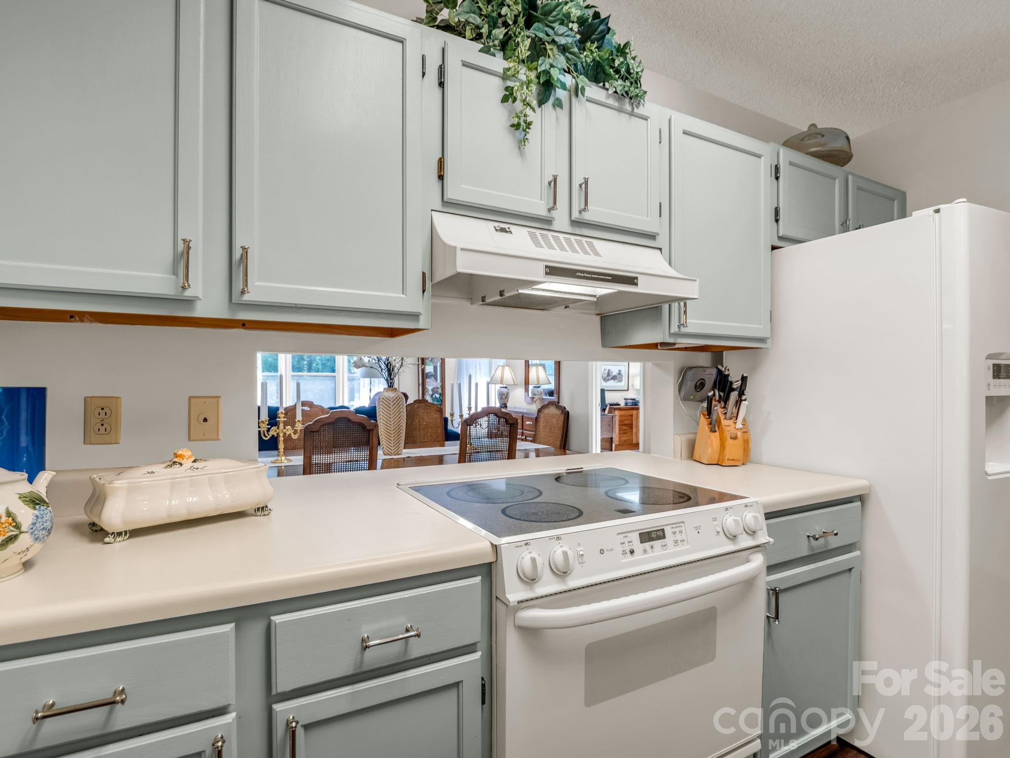 251 Carolina Drive 10a Property Photo 8