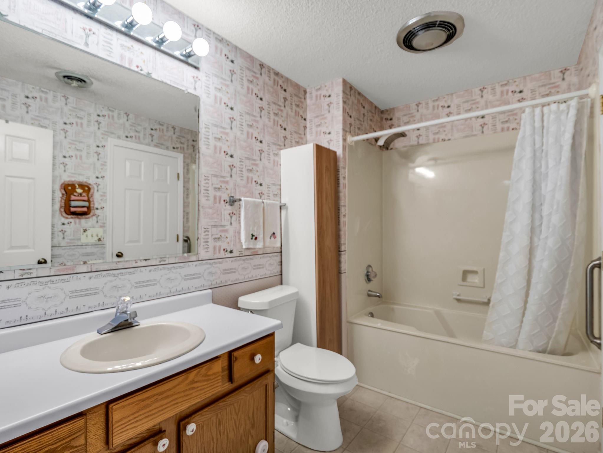 251 Carolina Drive 10a Property Photo 22