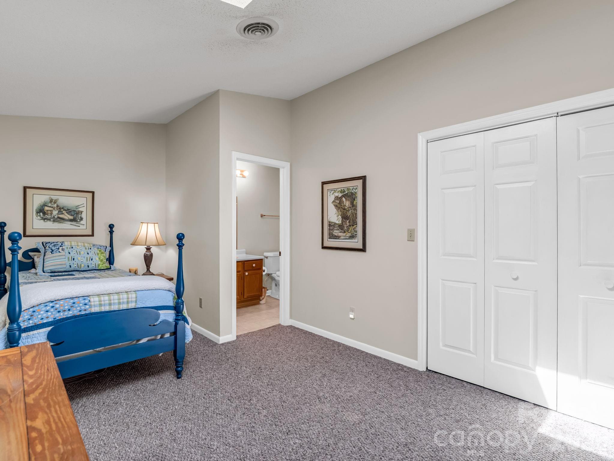 251 Carolina Drive 10a Property Photo 24