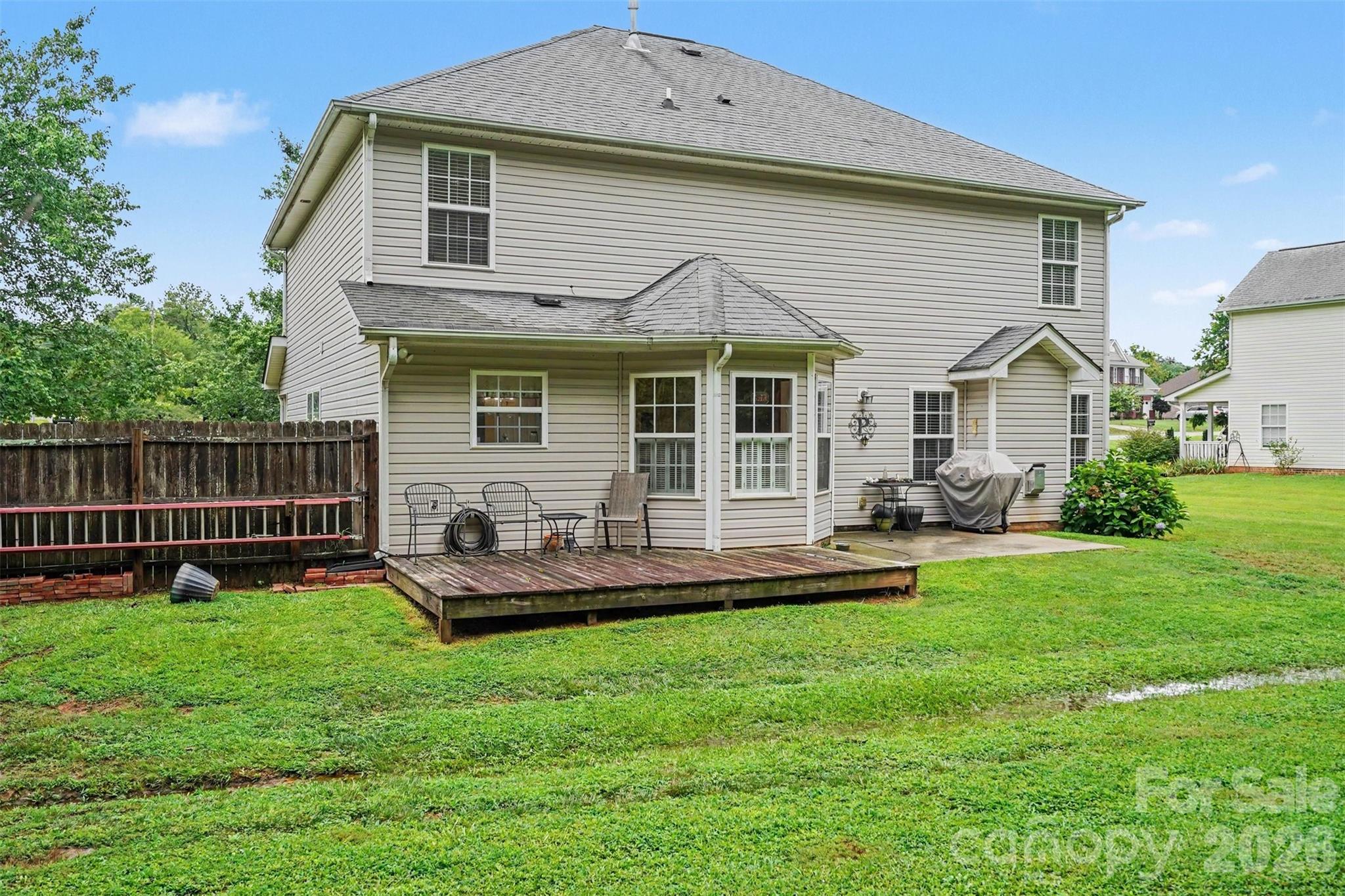 2700 Loxdale Farms Drive Property Photo 4