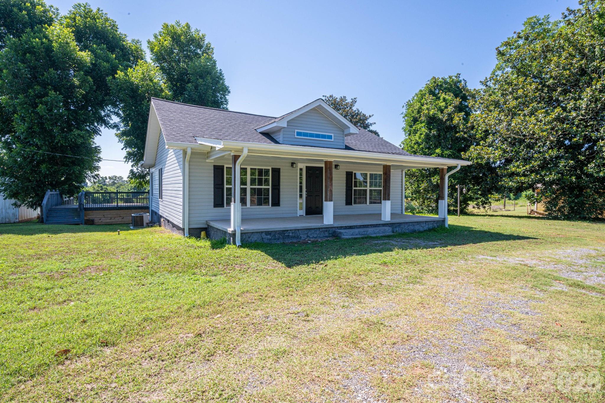 1719 S Lafayette Street Property Photo 4