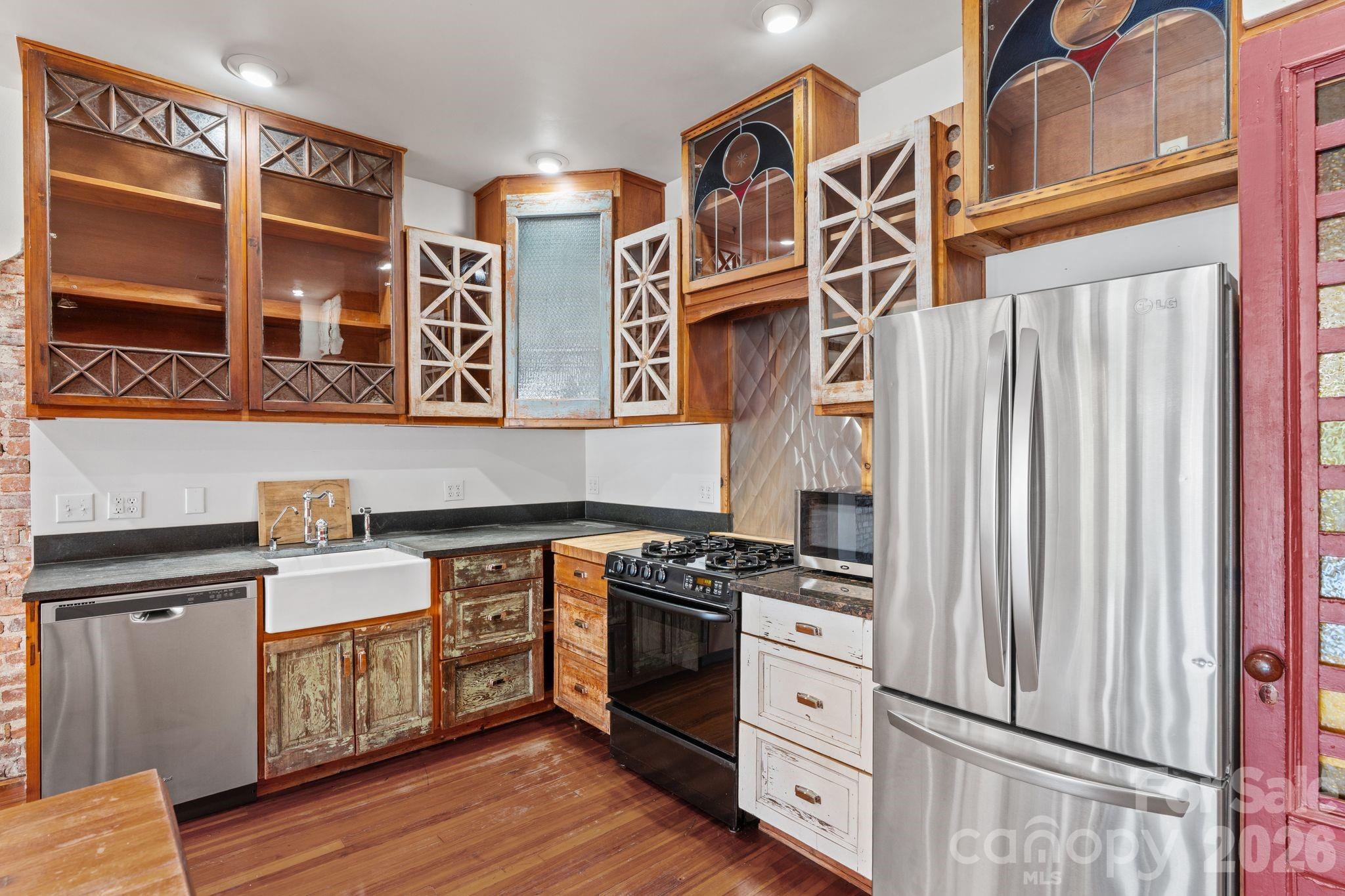 57 Broadway Street A & 101 Property Photo 15