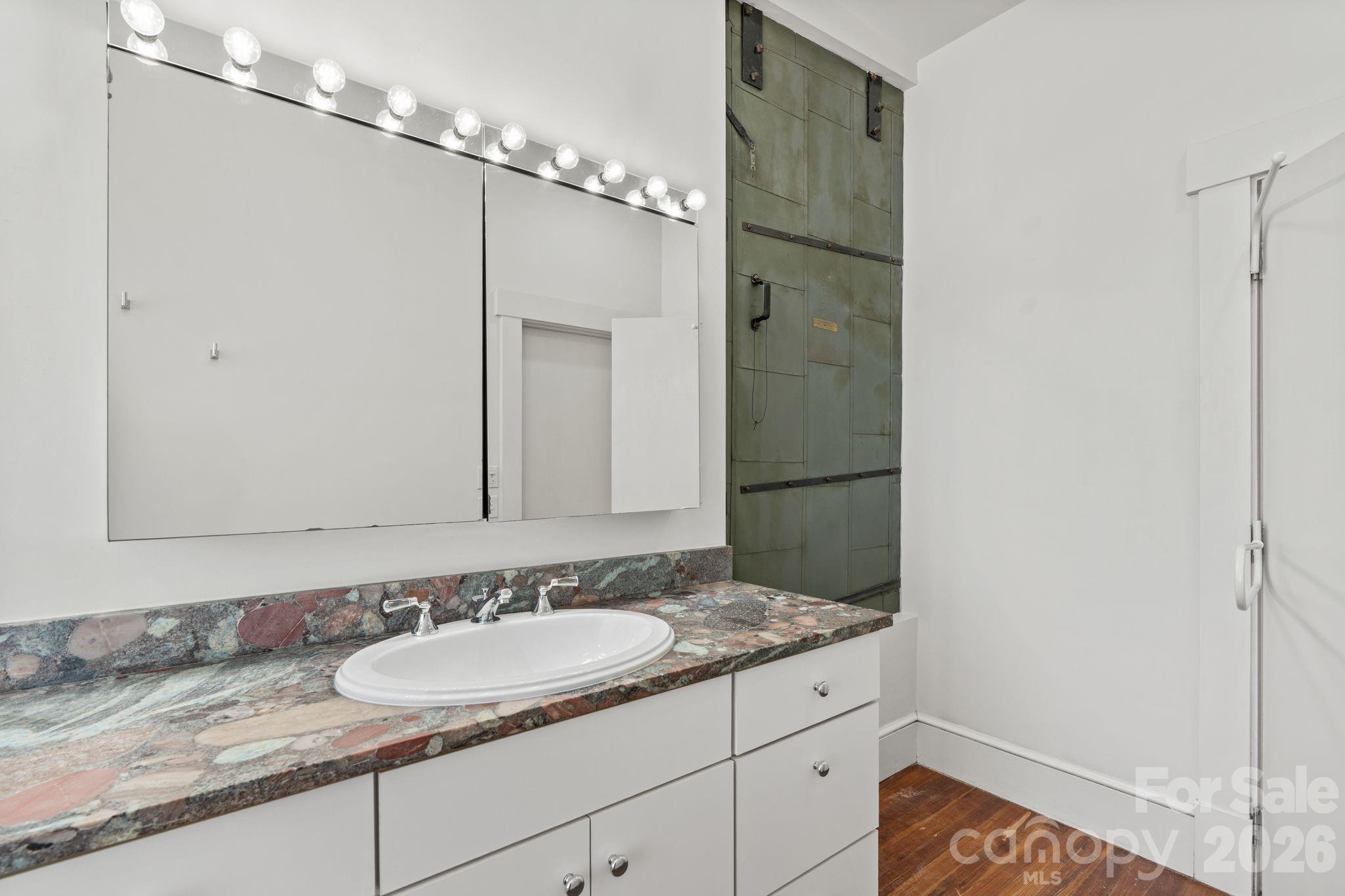 57 Broadway Street A & 101 Property Photo 26