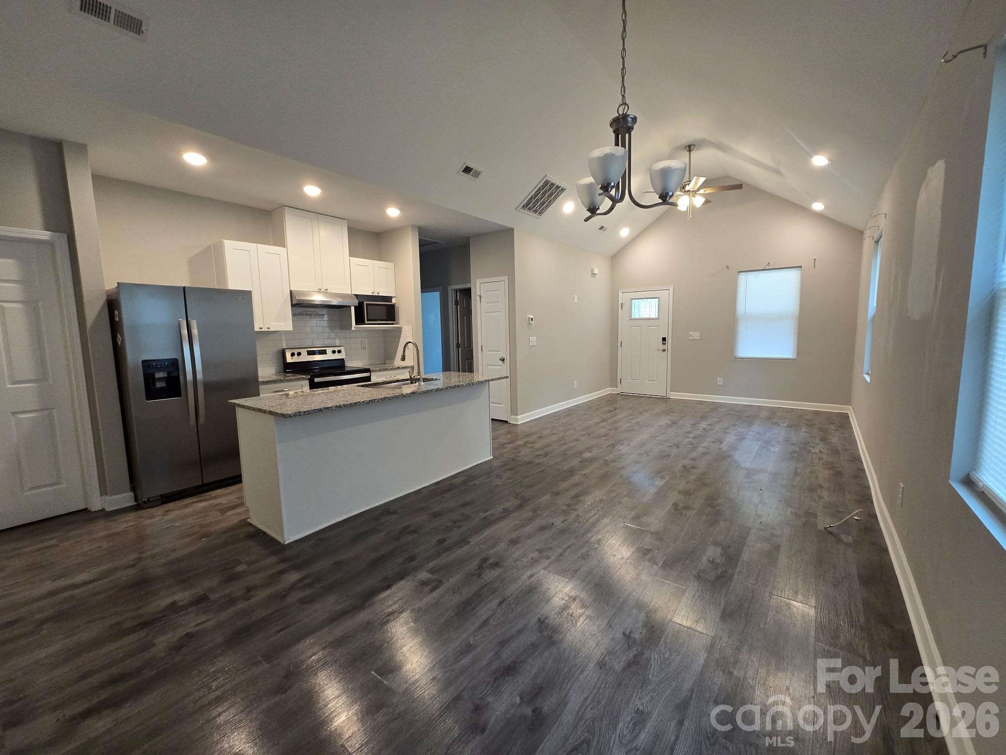 424 Queens Road Property Photo 2