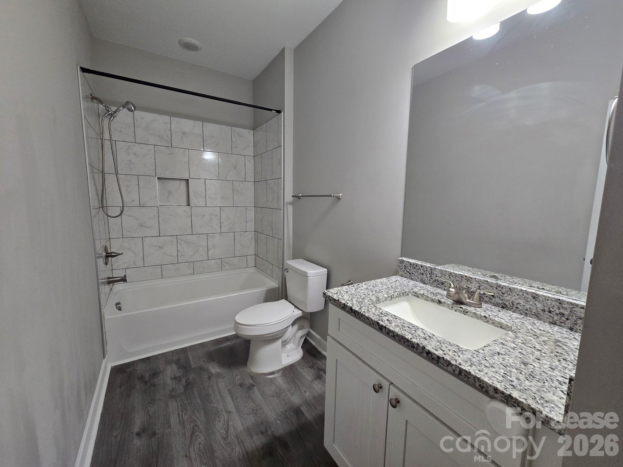 424 Queens Road Property Photo 3