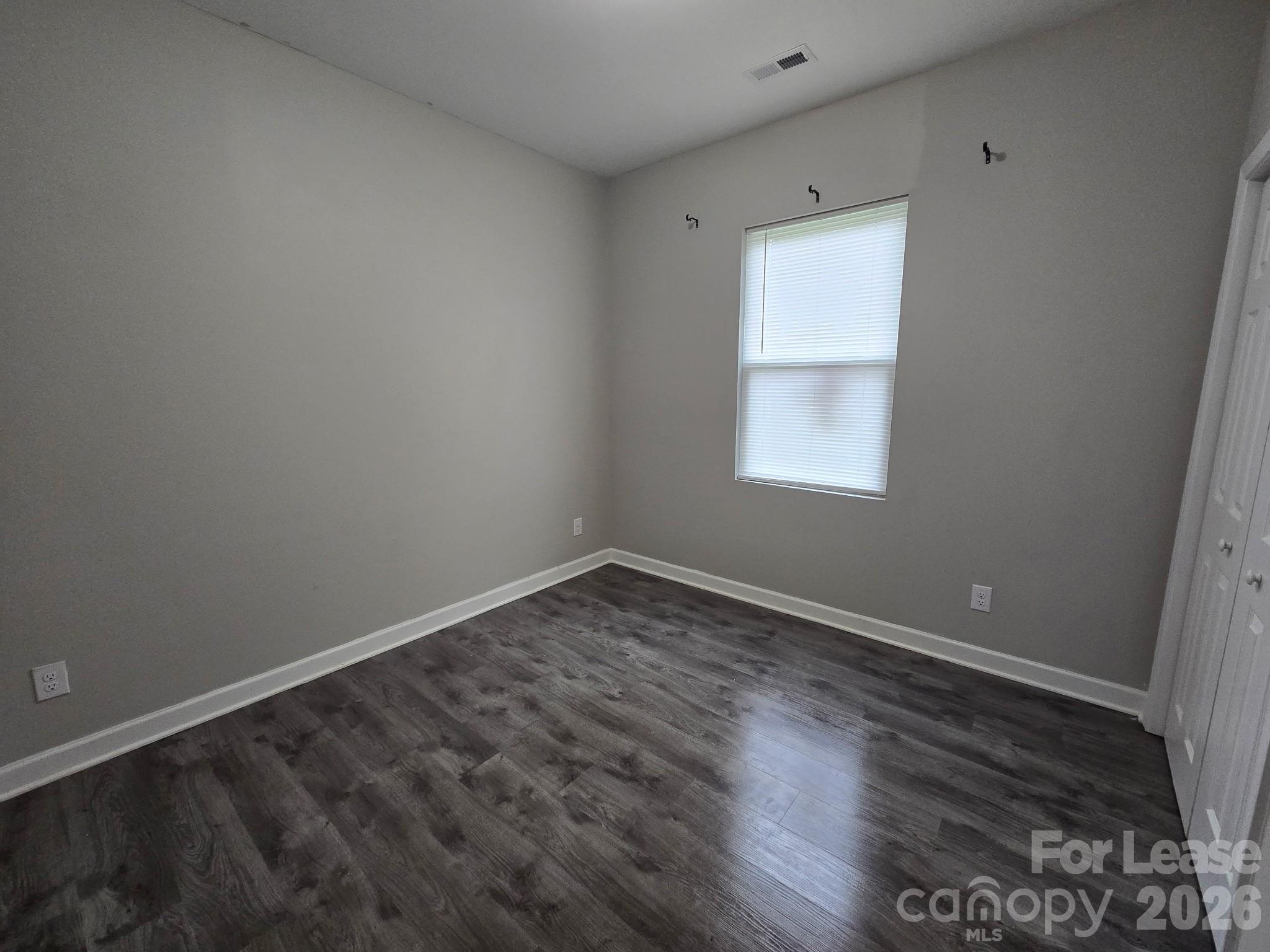 424 Queens Road Property Photo 4