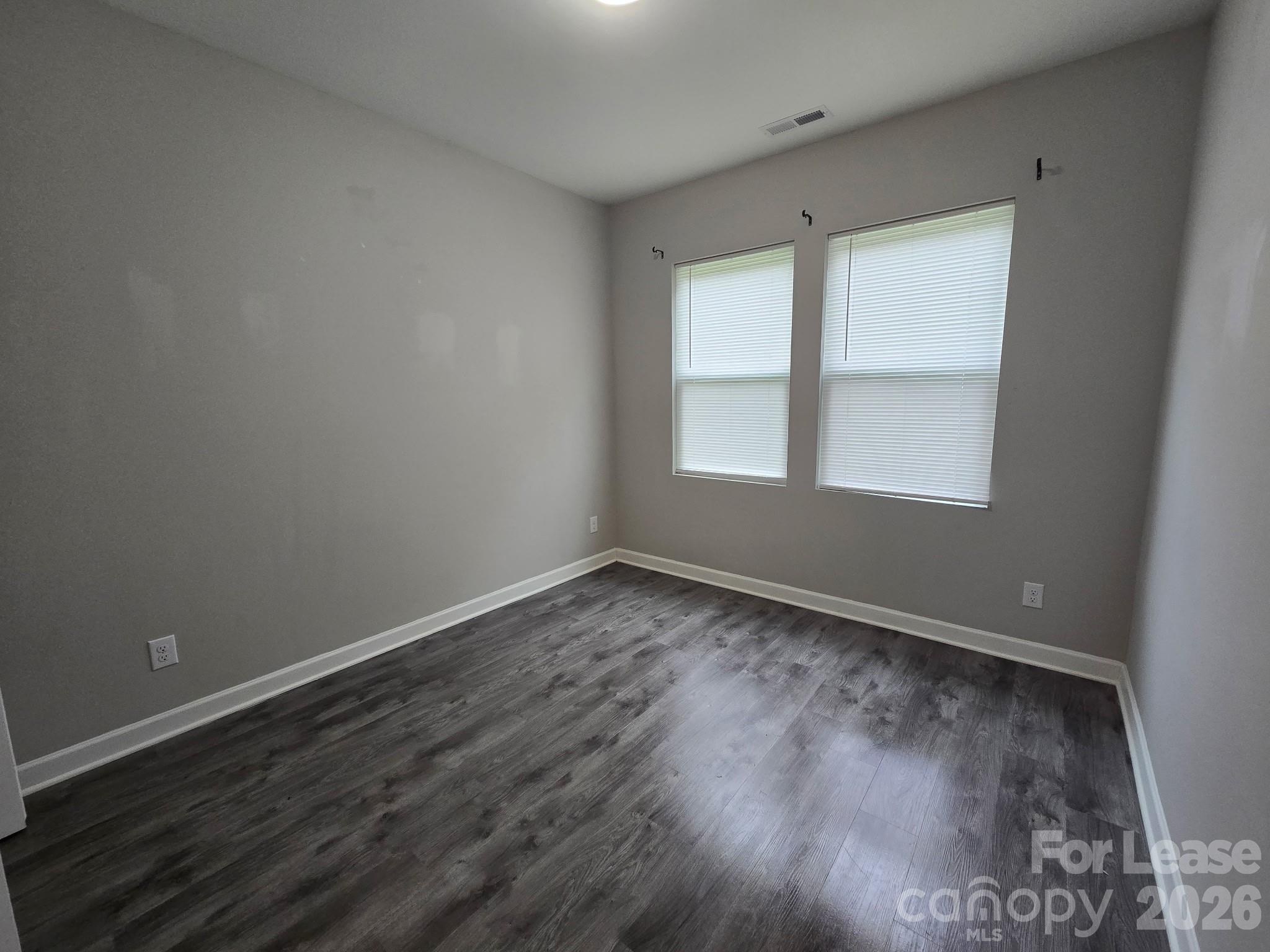 424 Queens Road Property Photo 5