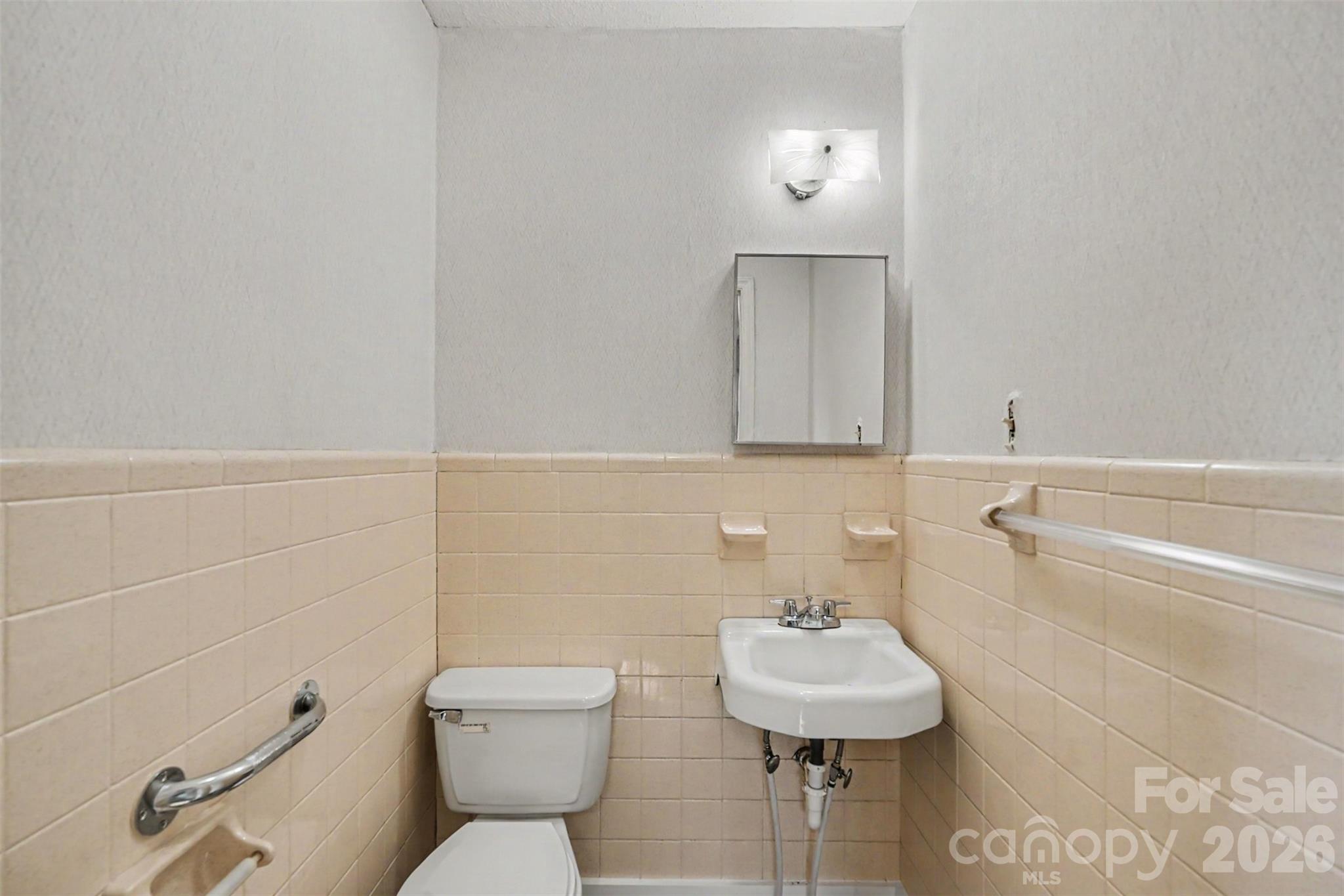 777 Springdale Lane Property Photo 28