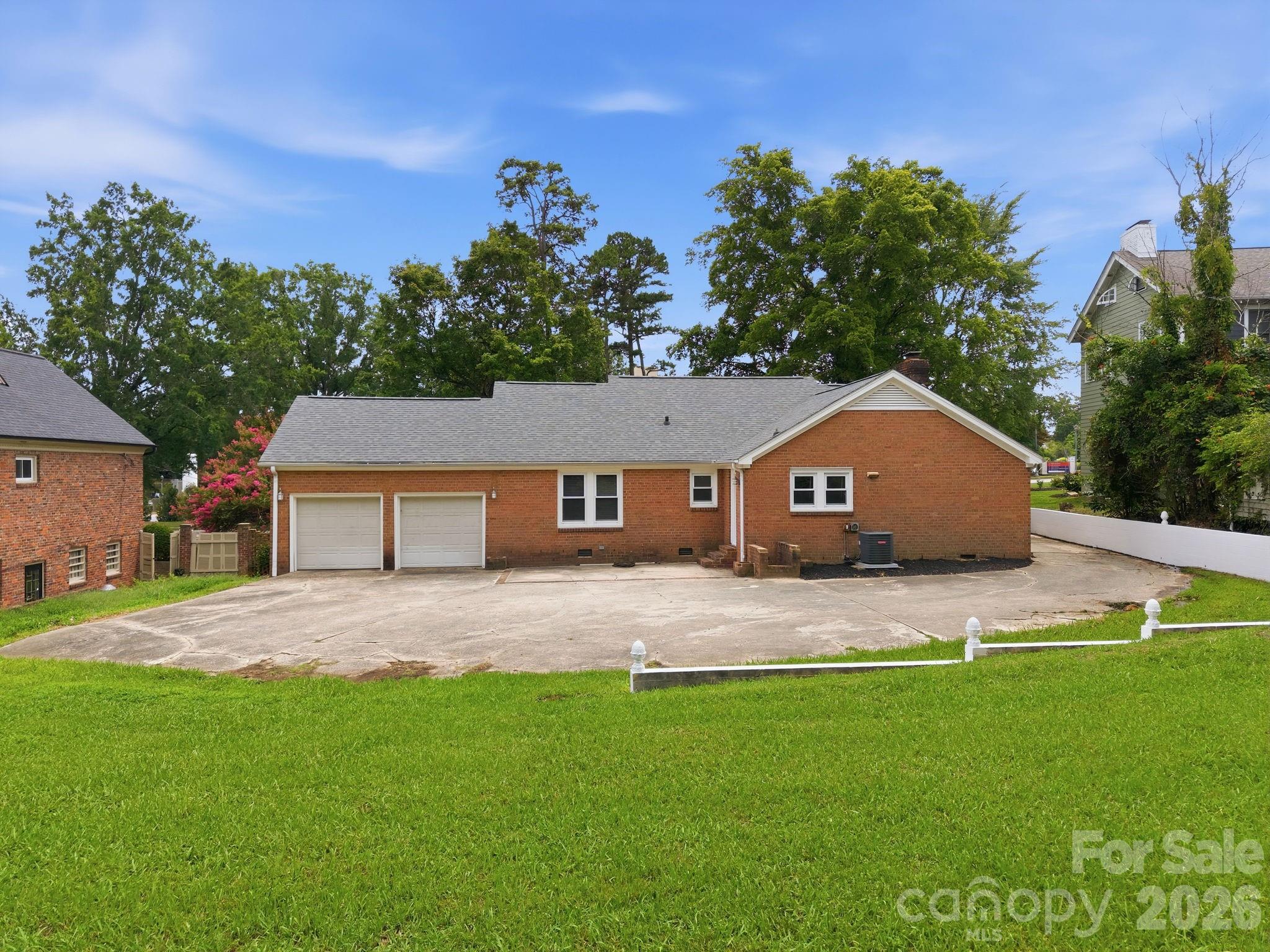 110 Confederate Avenue Property Photo 34