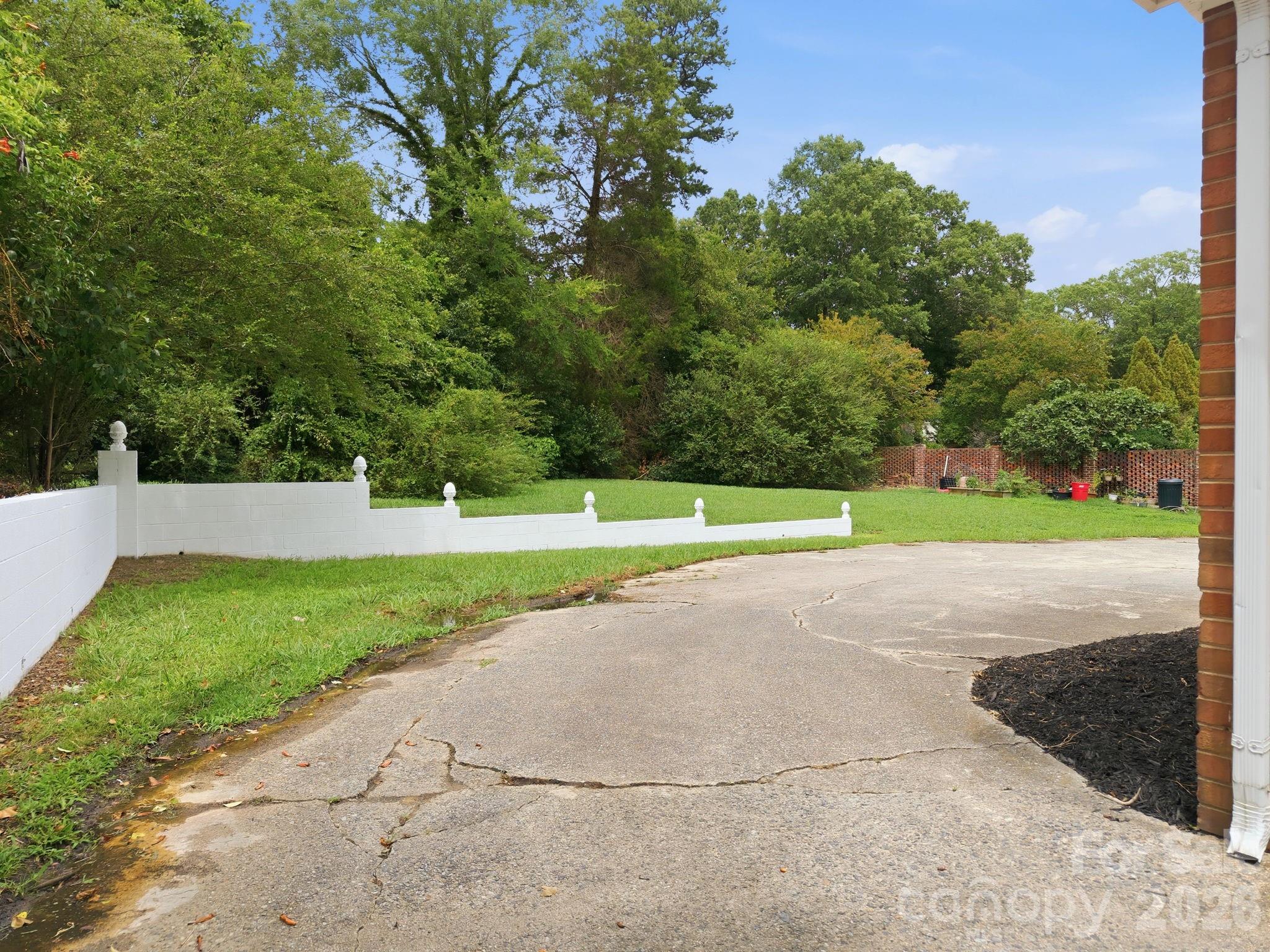 110 Confederate Avenue Property Photo 35