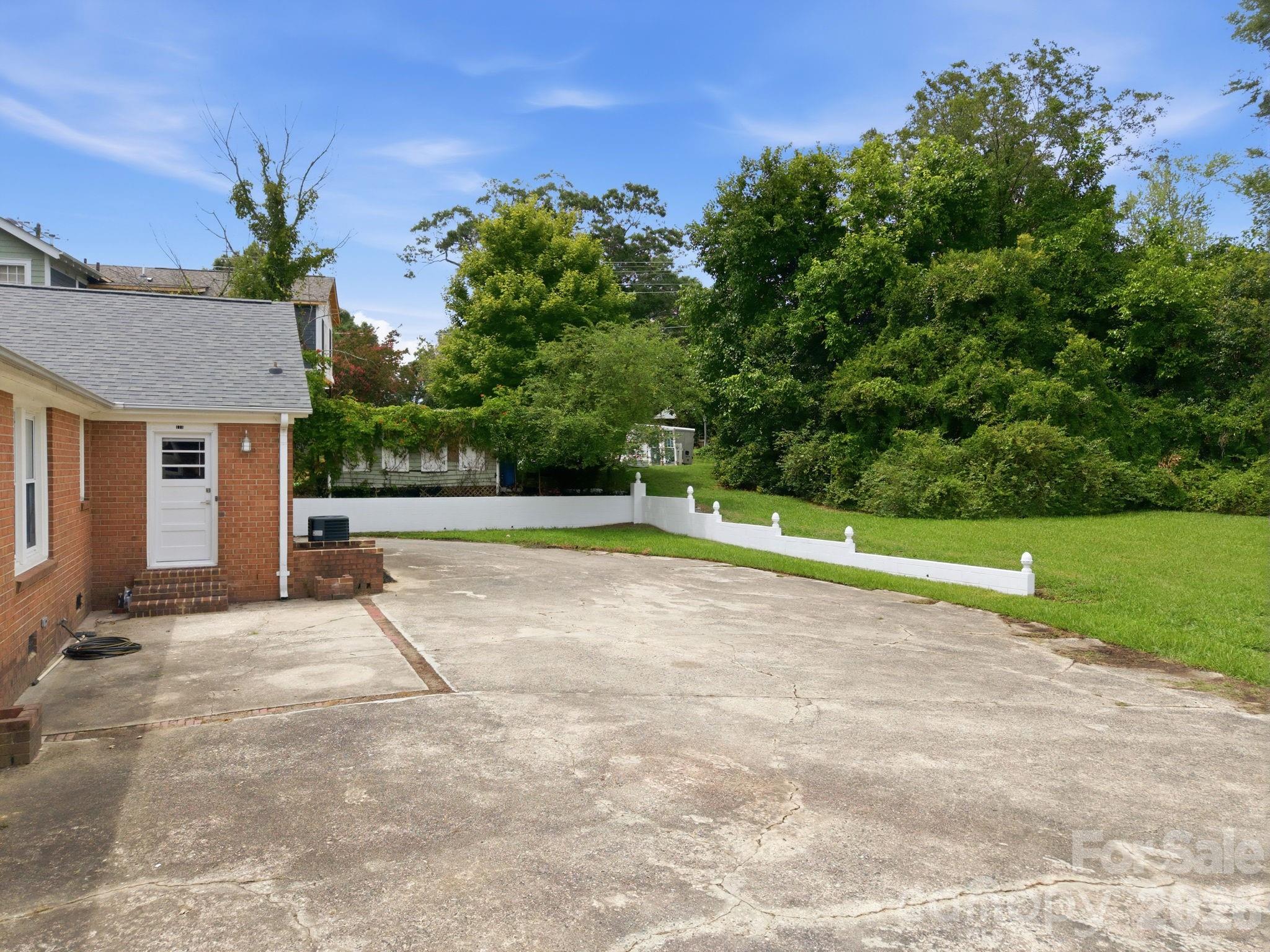 110 Confederate Avenue Property Photo 36