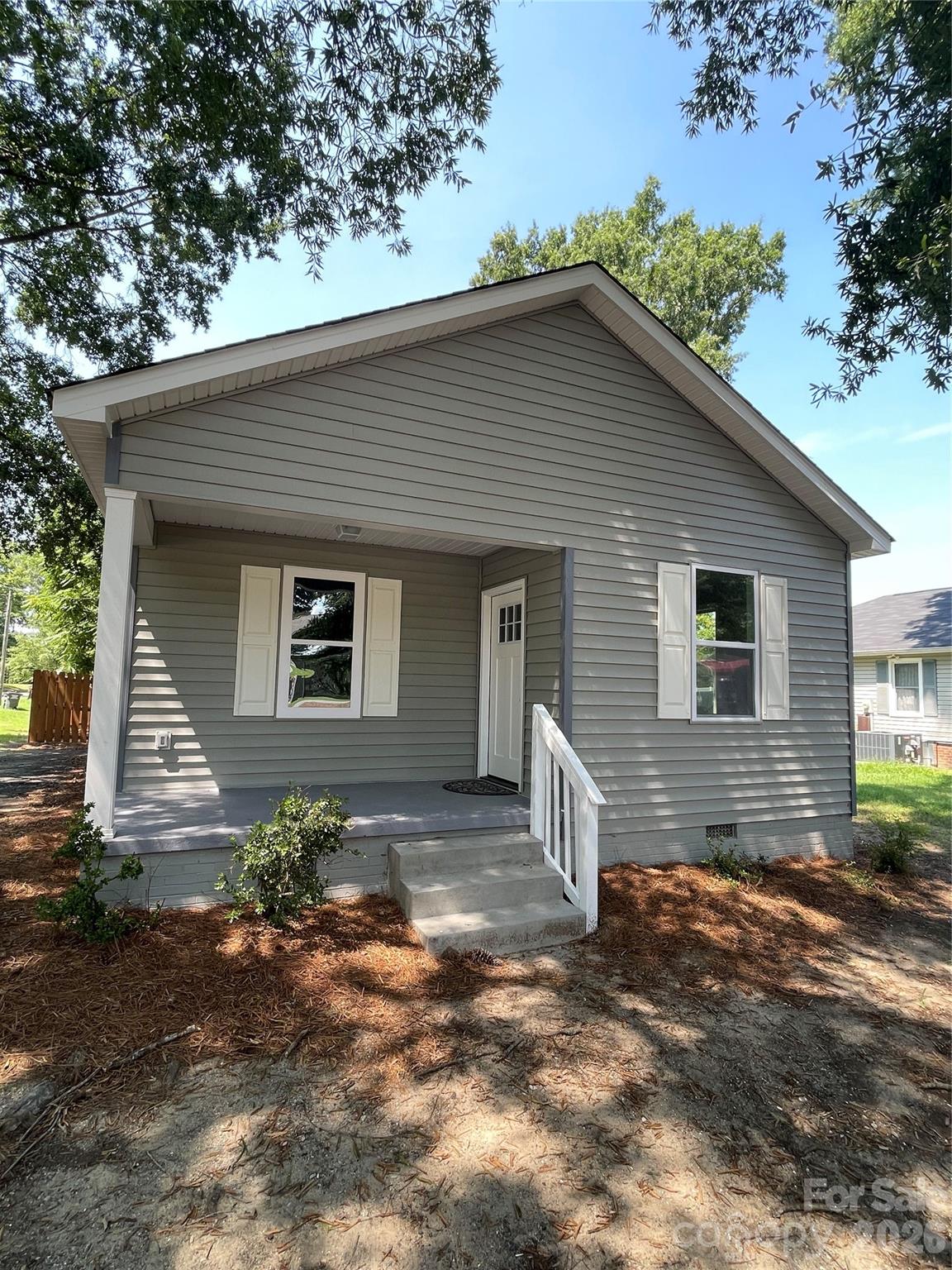 601 W Round Street Property Photo 1