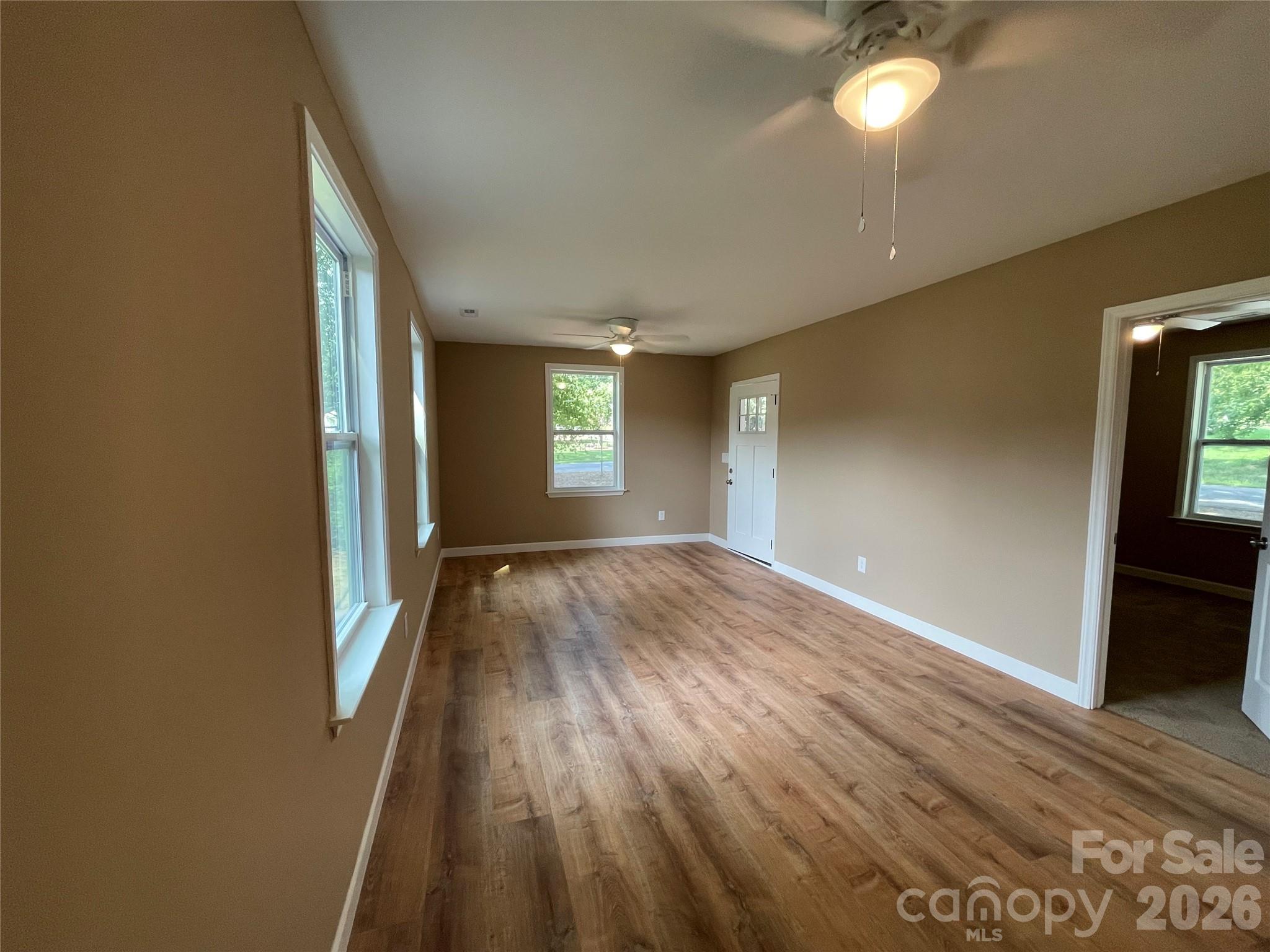 601 W Round Street Property Photo 14
