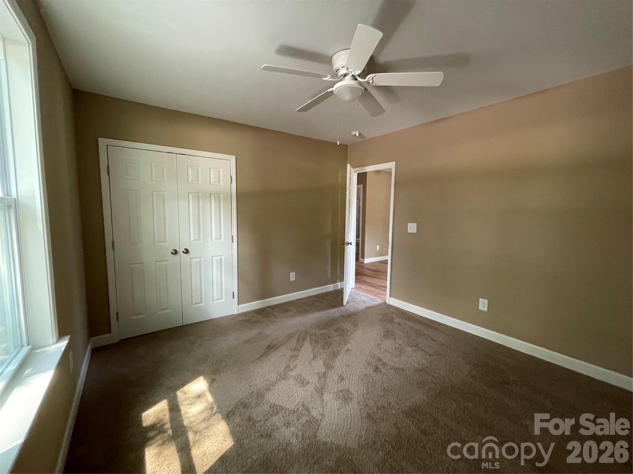601 W Round Street Property Photo 18