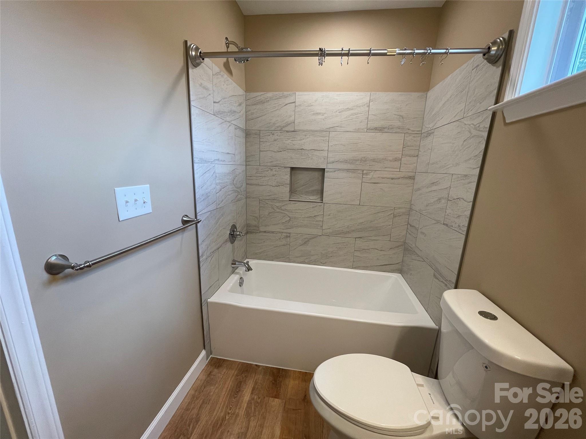 601 W Round Street Property Photo 21