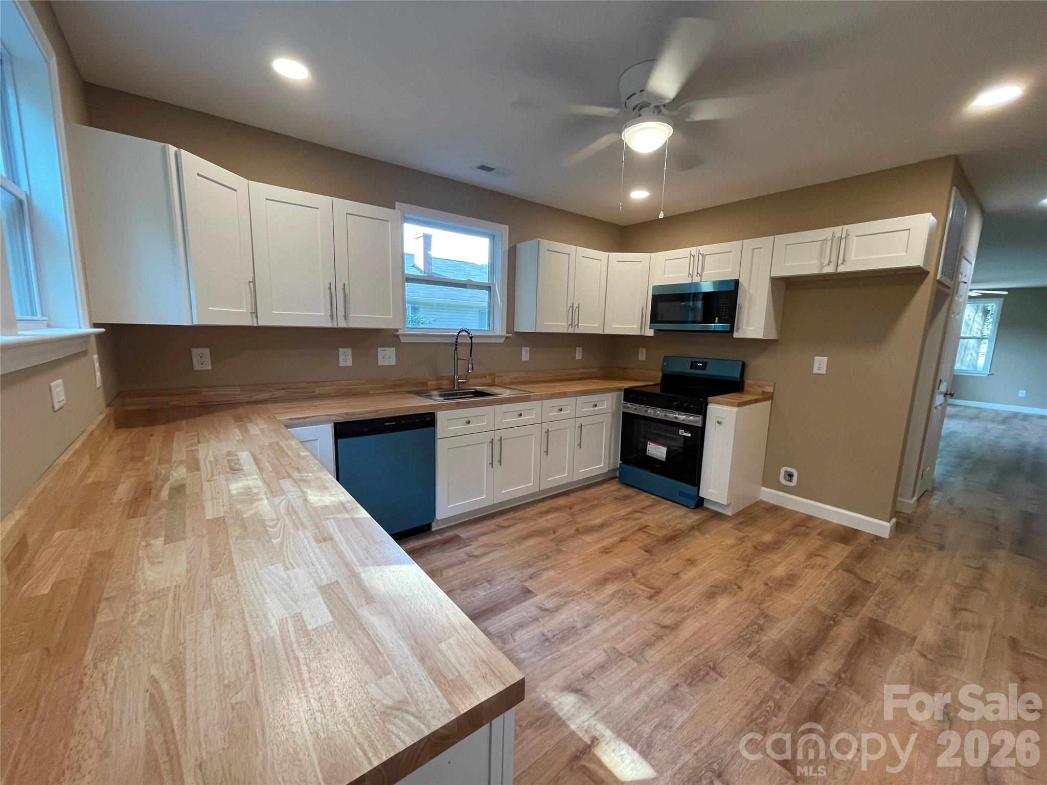 601 W Round Street Property Photo 27