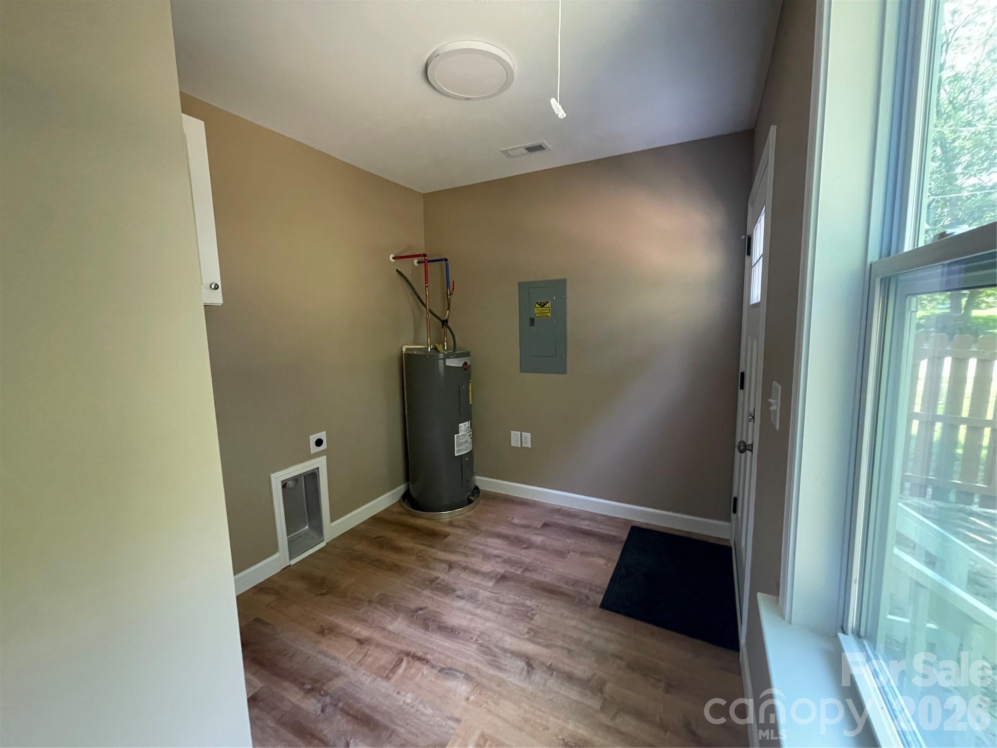 601 W Round Street Property Photo 31
