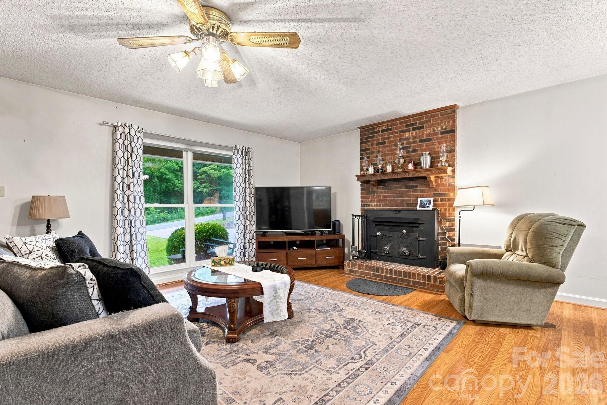 213 Hamilton Road Property Photo 4