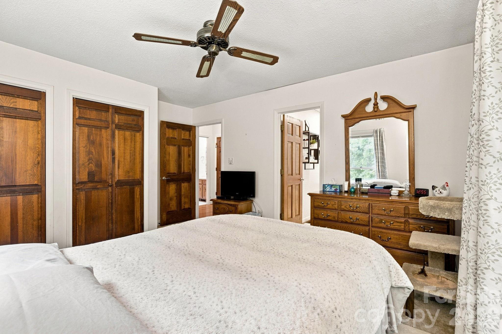 213 Hamilton Road Property Photo 18