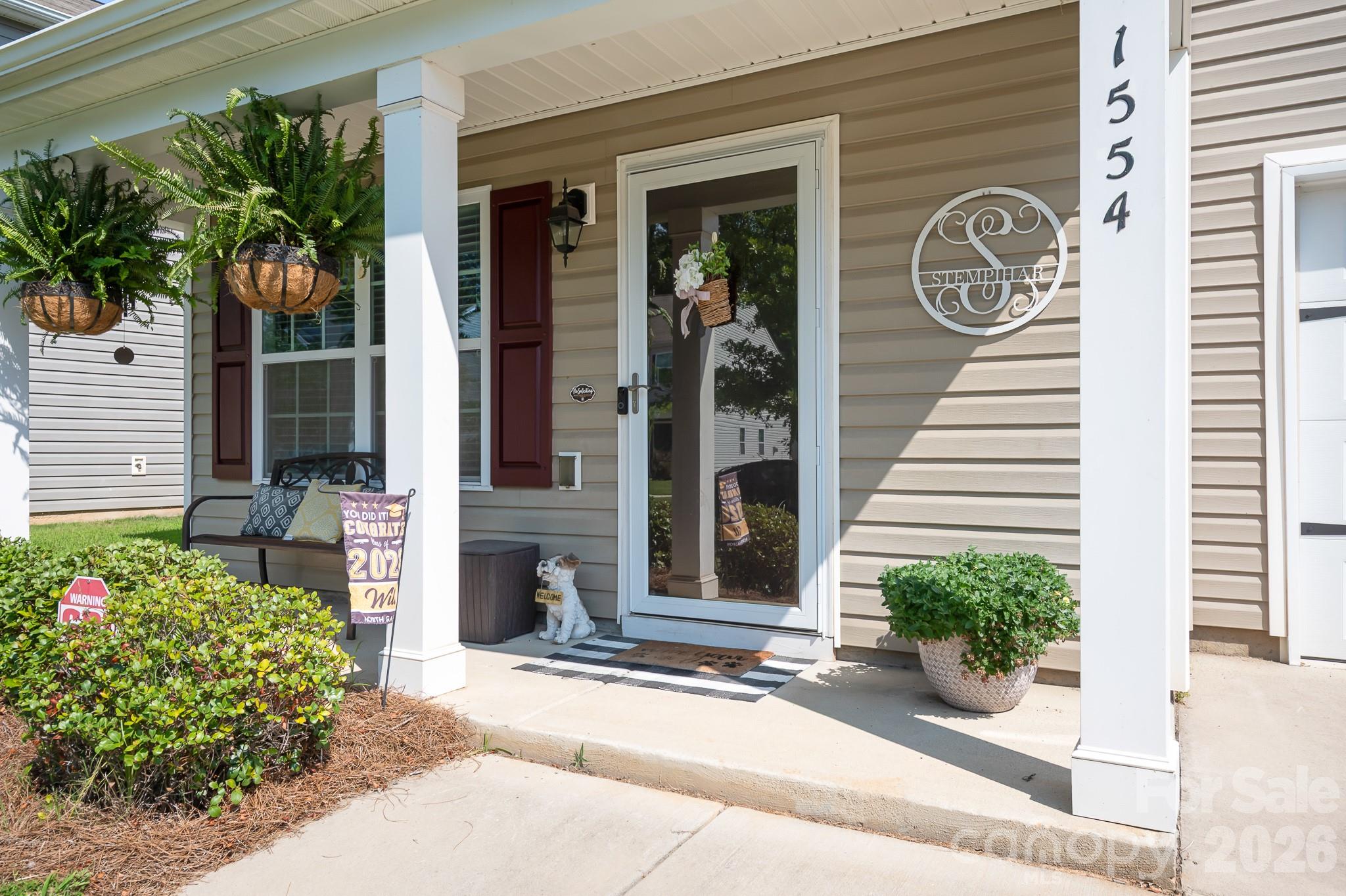 1554 Lilly Springs Place Property Photo 4