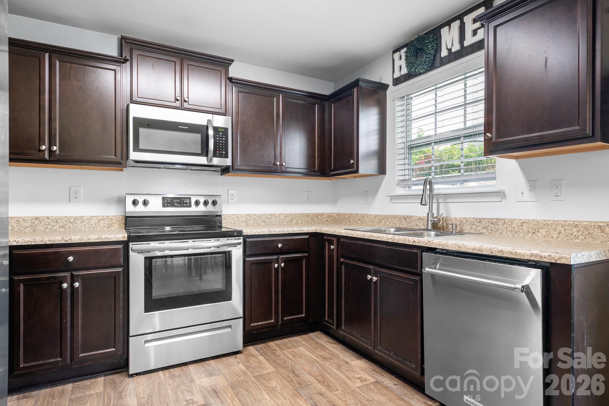 1554 Lilly Springs Place Property Photo 8
