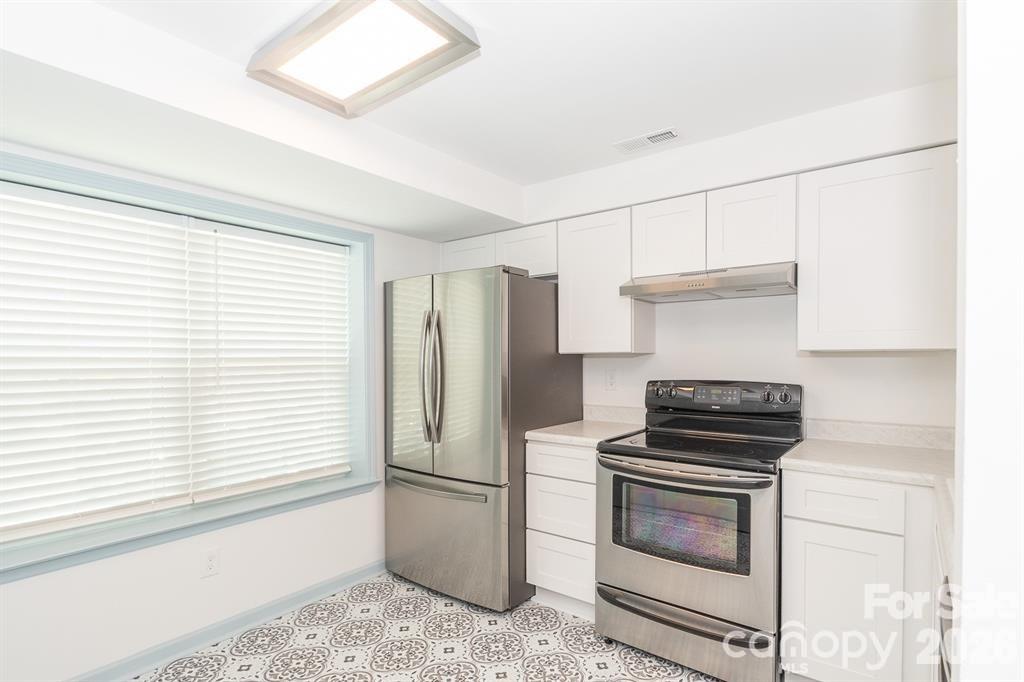 7340 Pebblestone Drive C Property Photo 7