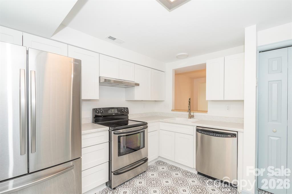 7340 Pebblestone Drive C Property Photo 8