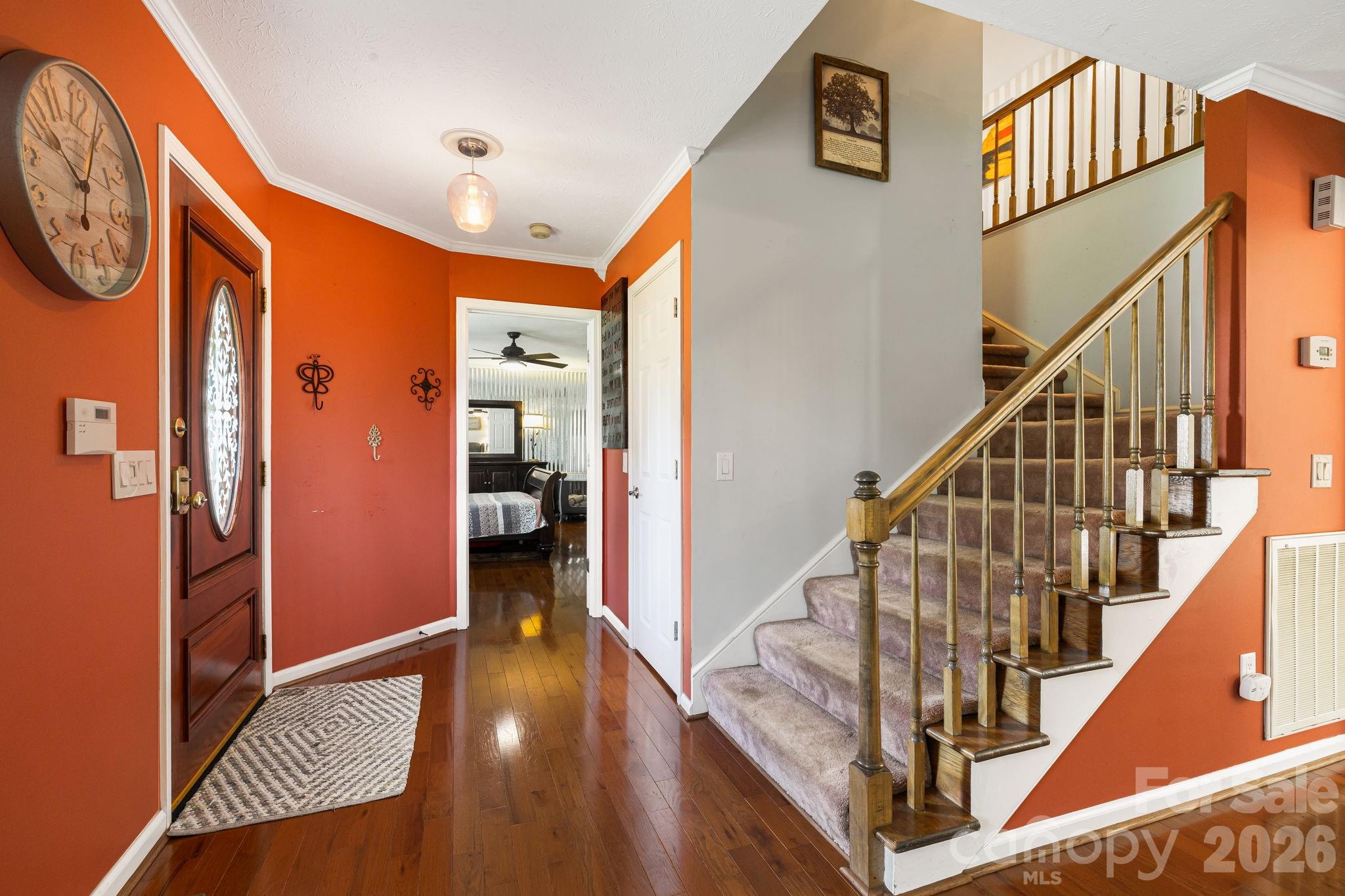 318 Sharon Avenue Property Photo 3