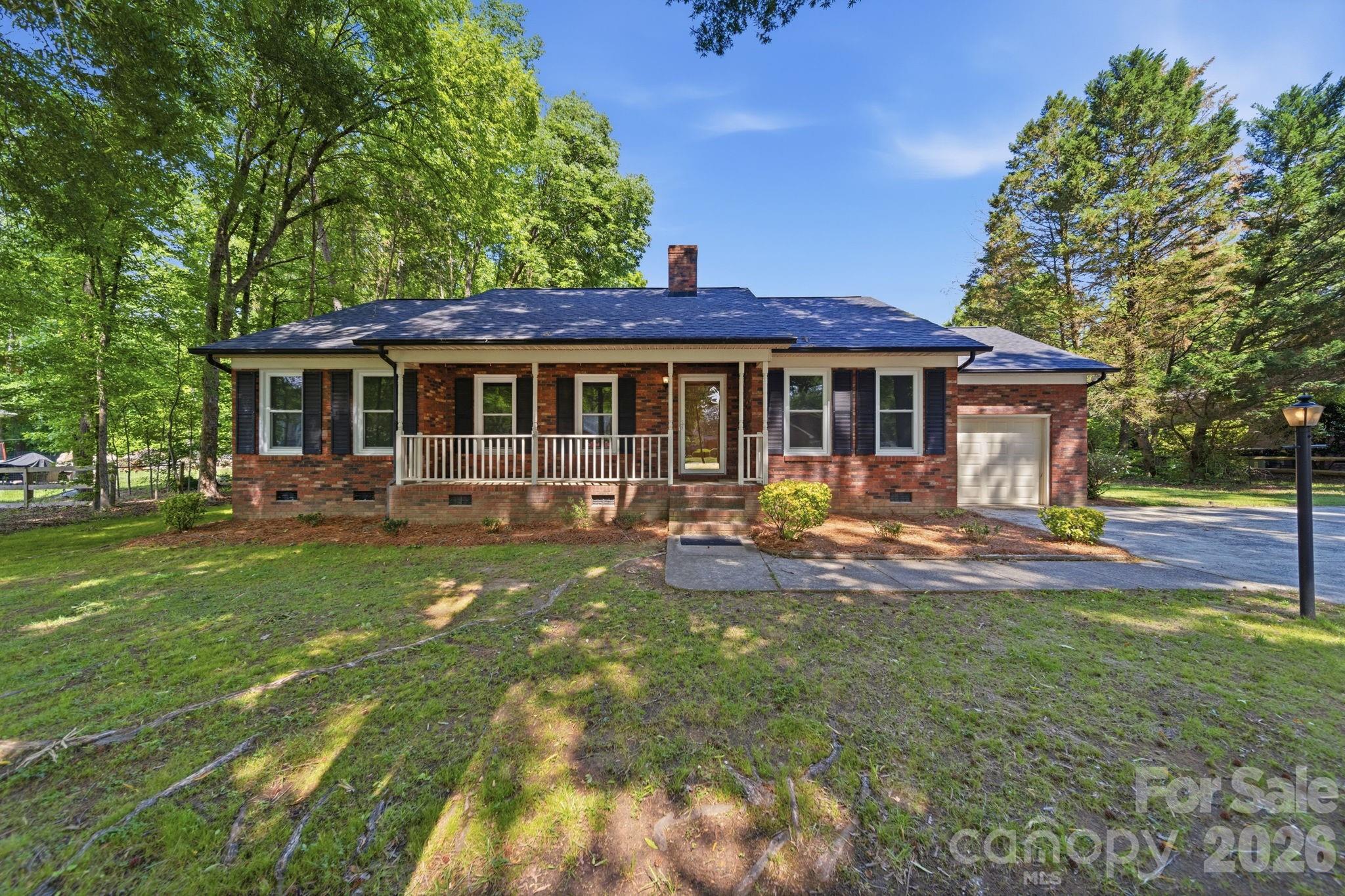 617 Autumn Drive Property Photo 1