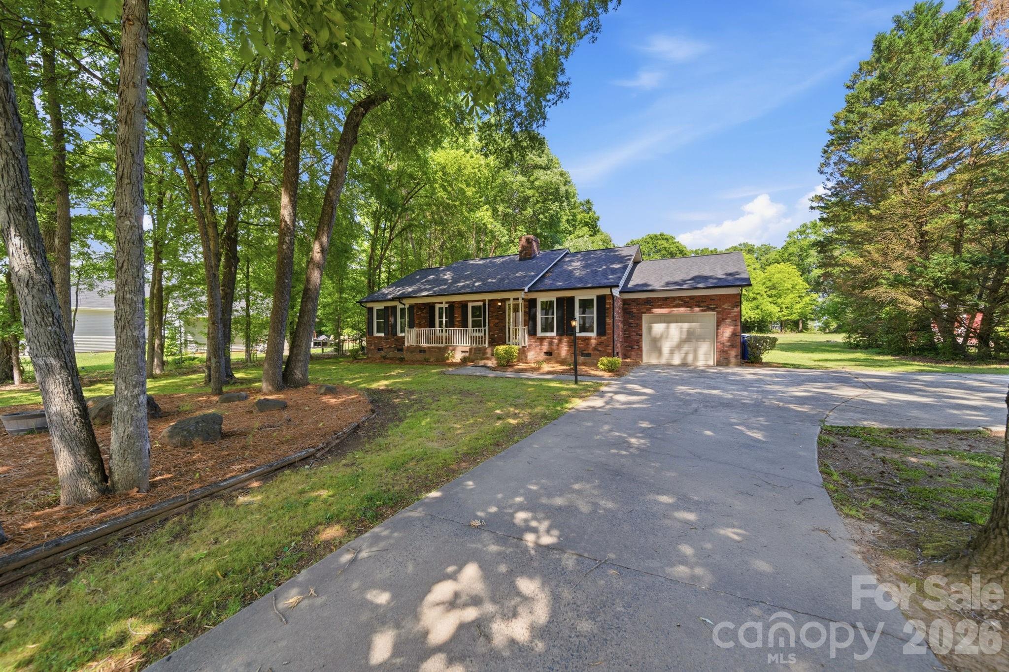 617 Autumn Drive Property Photo 2