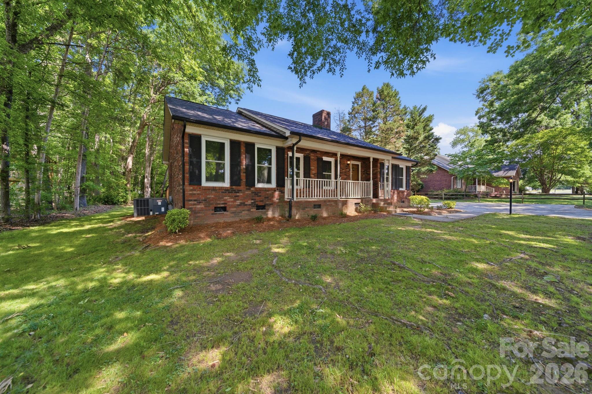 617 Autumn Drive Property Photo 4
