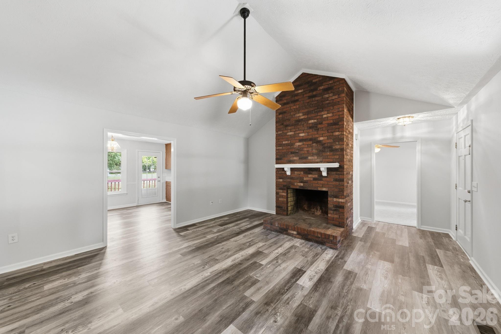 617 Autumn Drive Property Photo 9