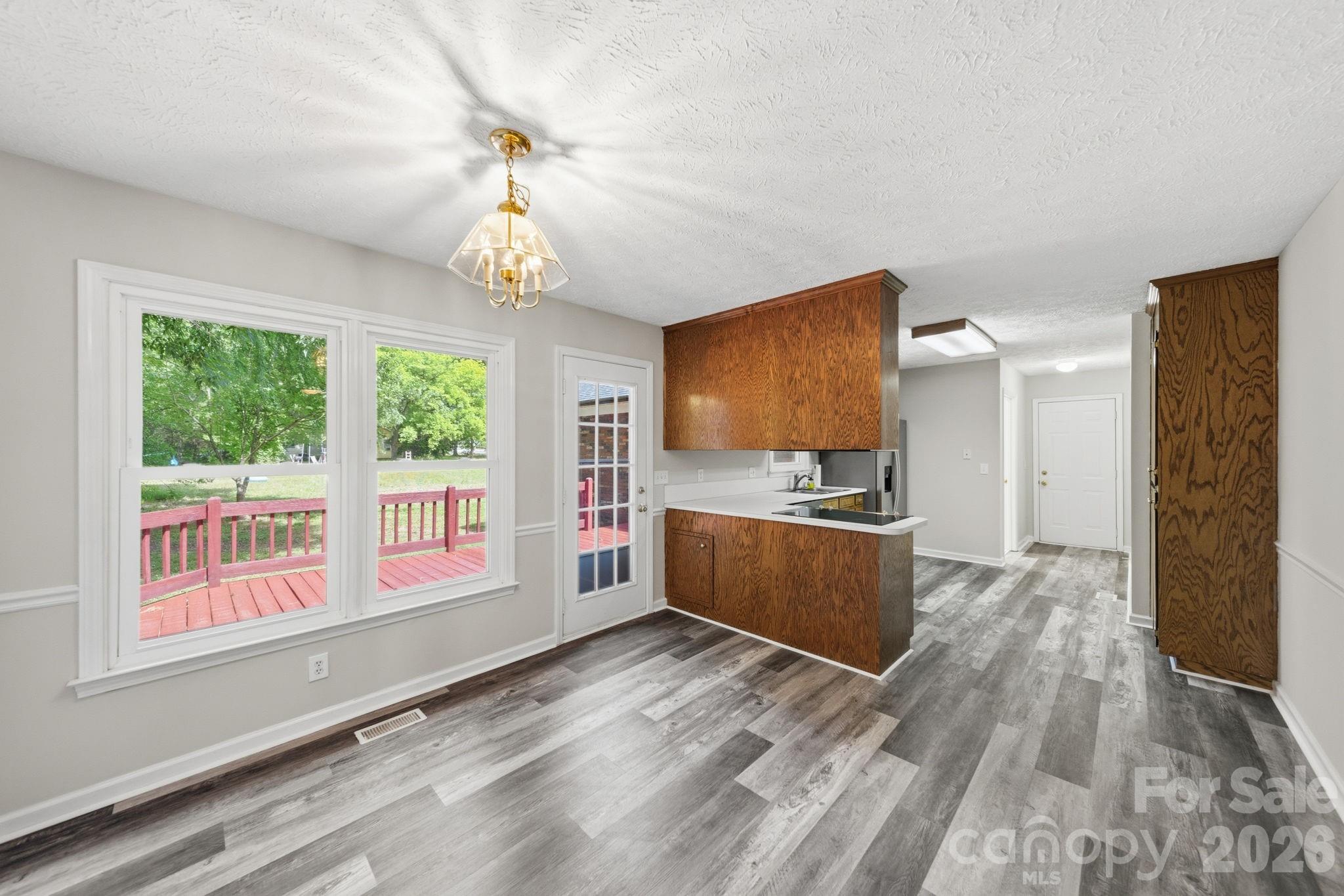 617 Autumn Drive Property Photo 15
