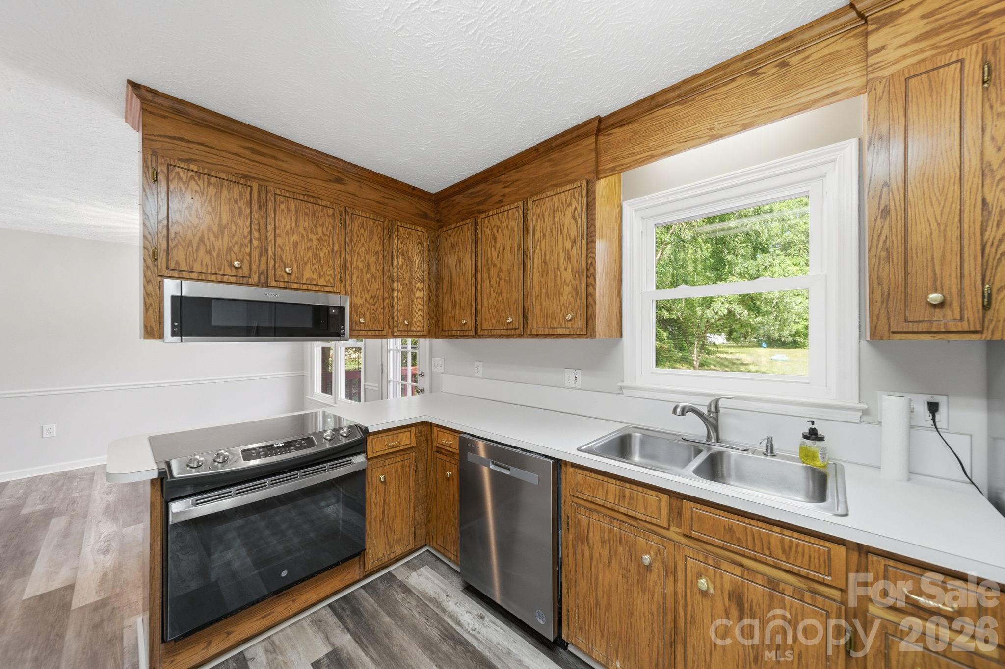 617 Autumn Drive Property Photo 16