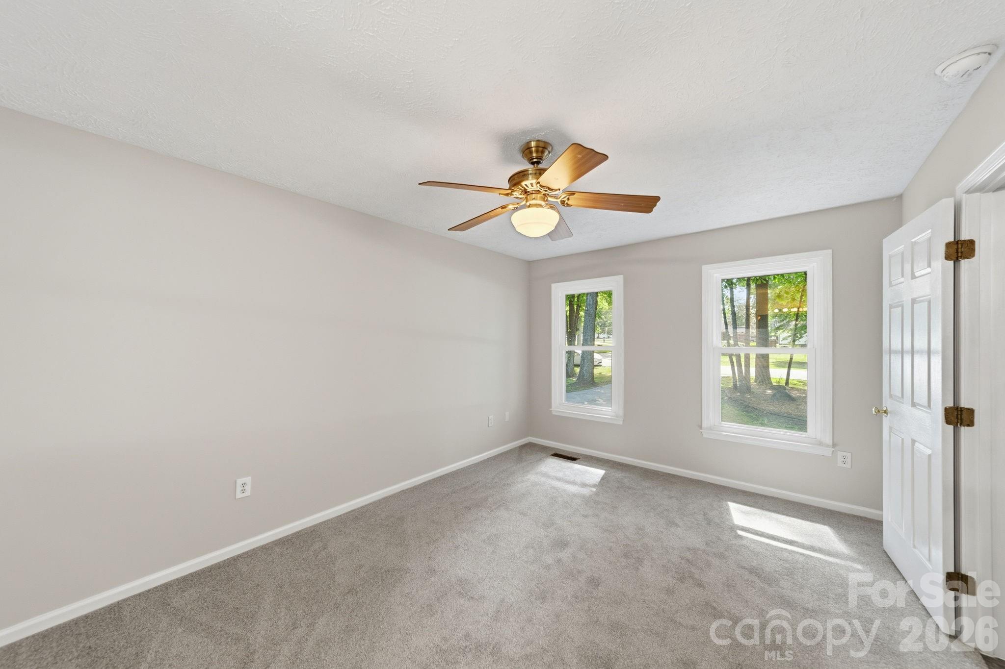 617 Autumn Drive Property Photo 25