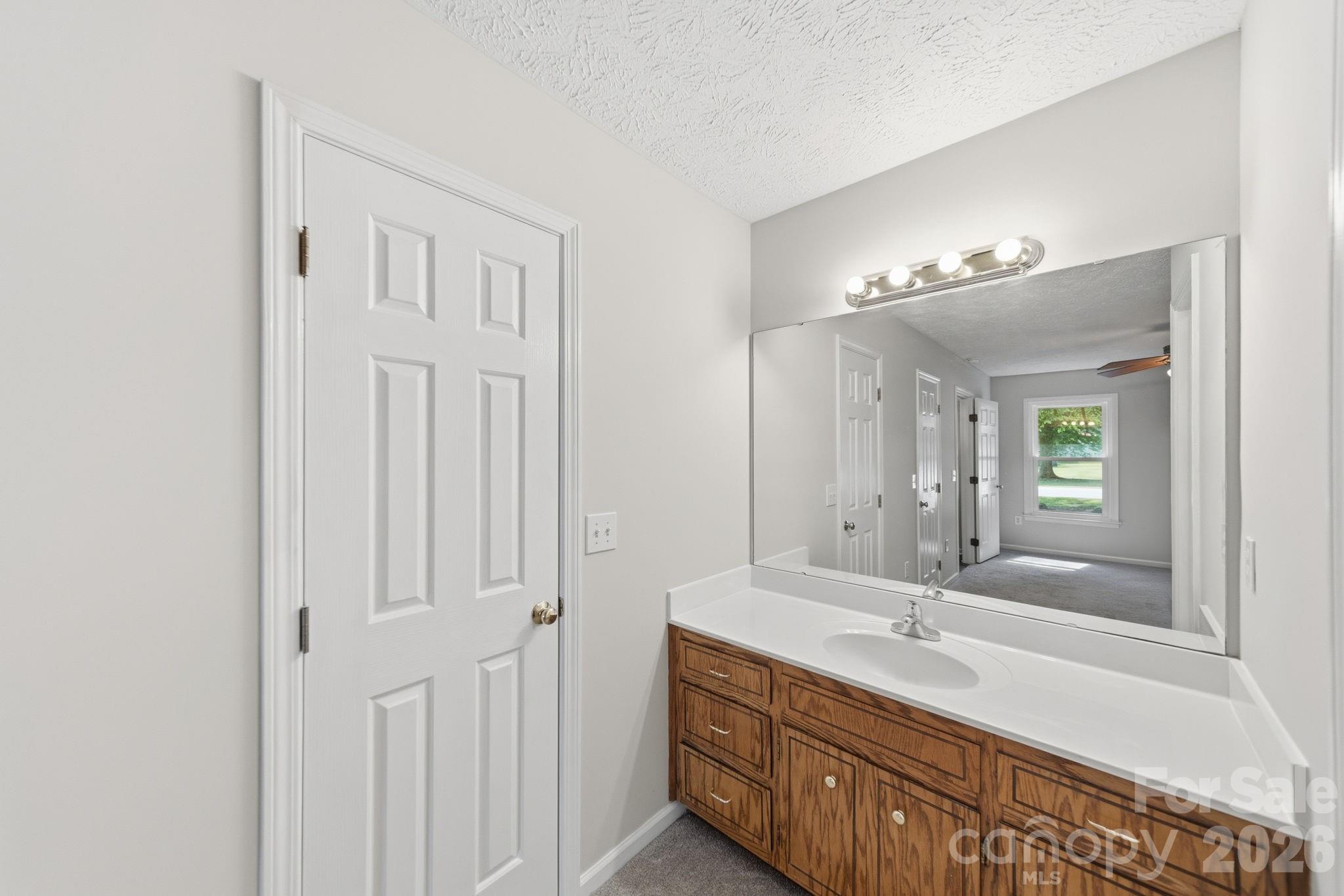 617 Autumn Drive Property Photo 28