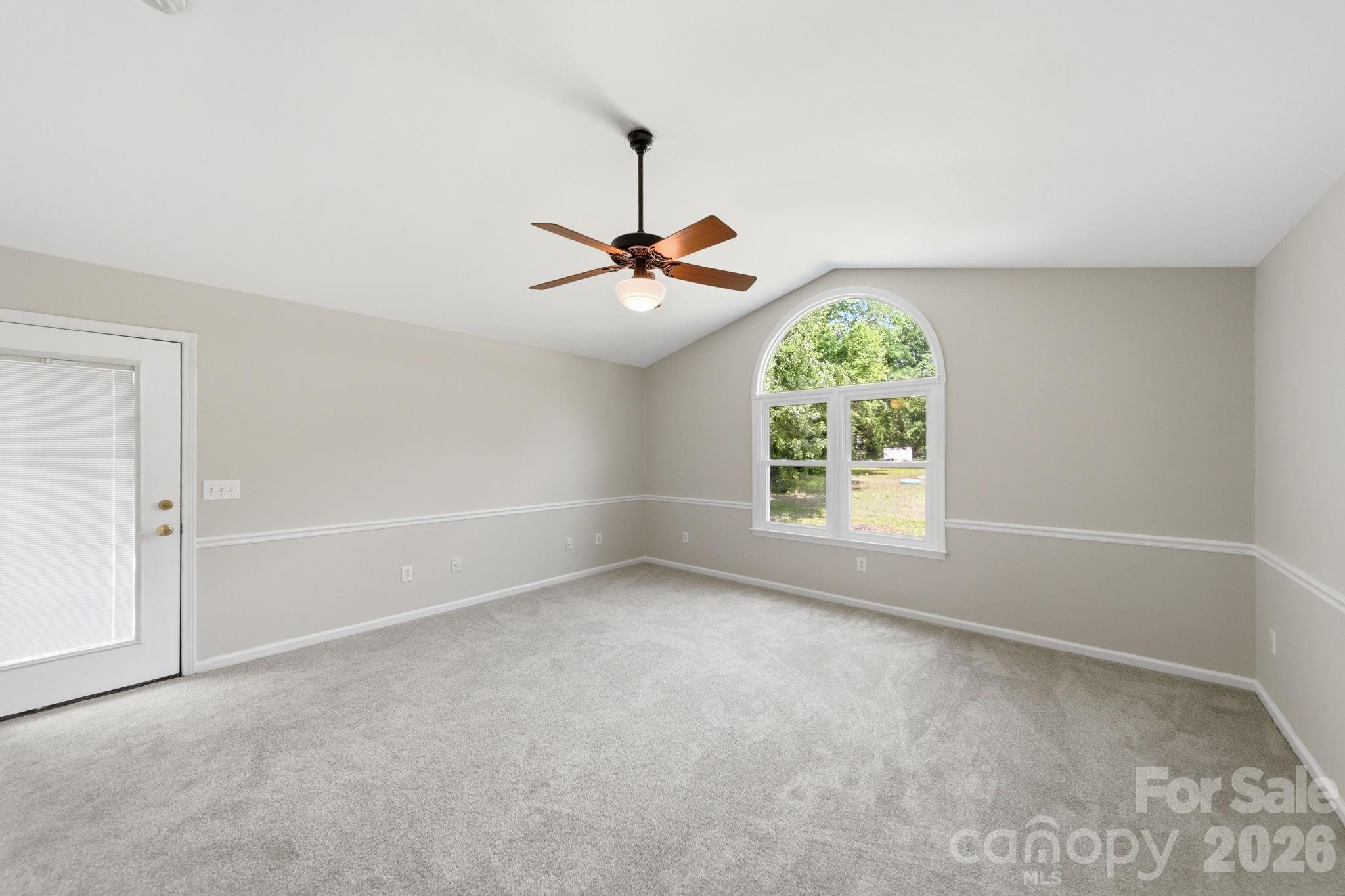 617 Autumn Drive Property Photo 33