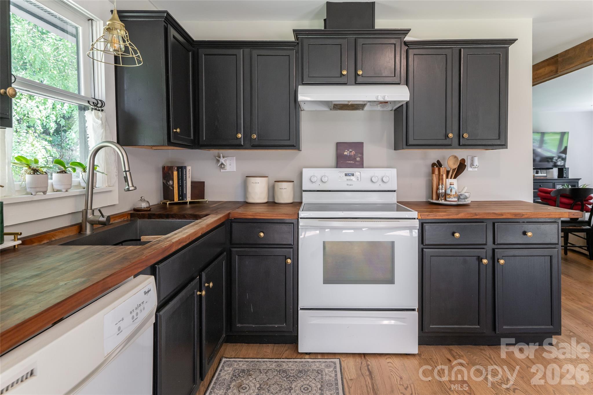 360 Pinners Cove Road Property Photo 15