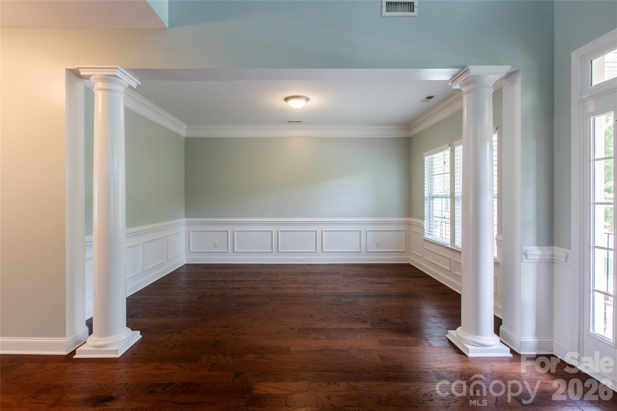 404 E Waterlynn Road Property Photo 4