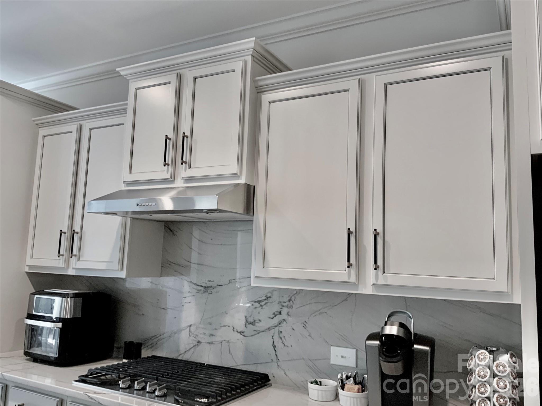 5064 Stonehill Lane Property Photo 4