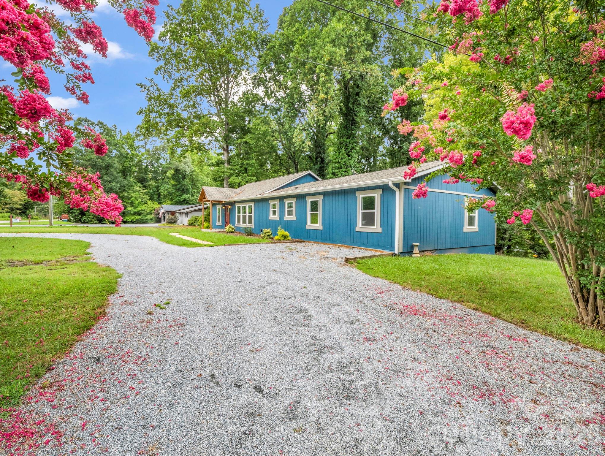 611 Peniel Road Property Photo 1