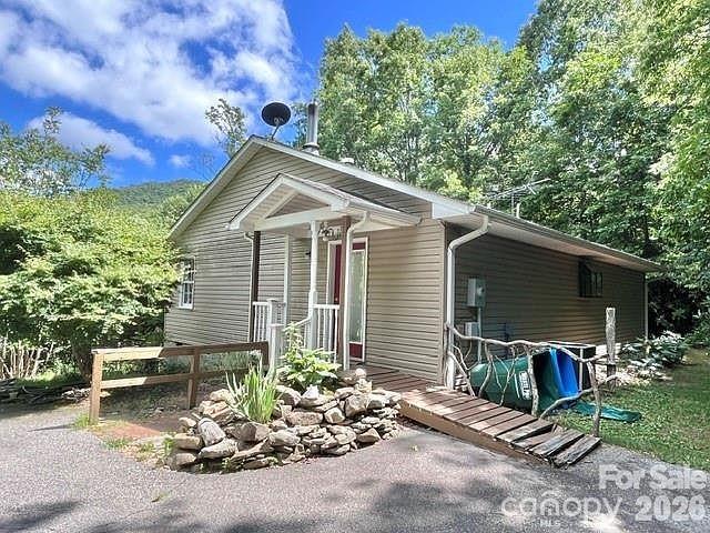 105 Chestnut Hill Road Property Photo 1