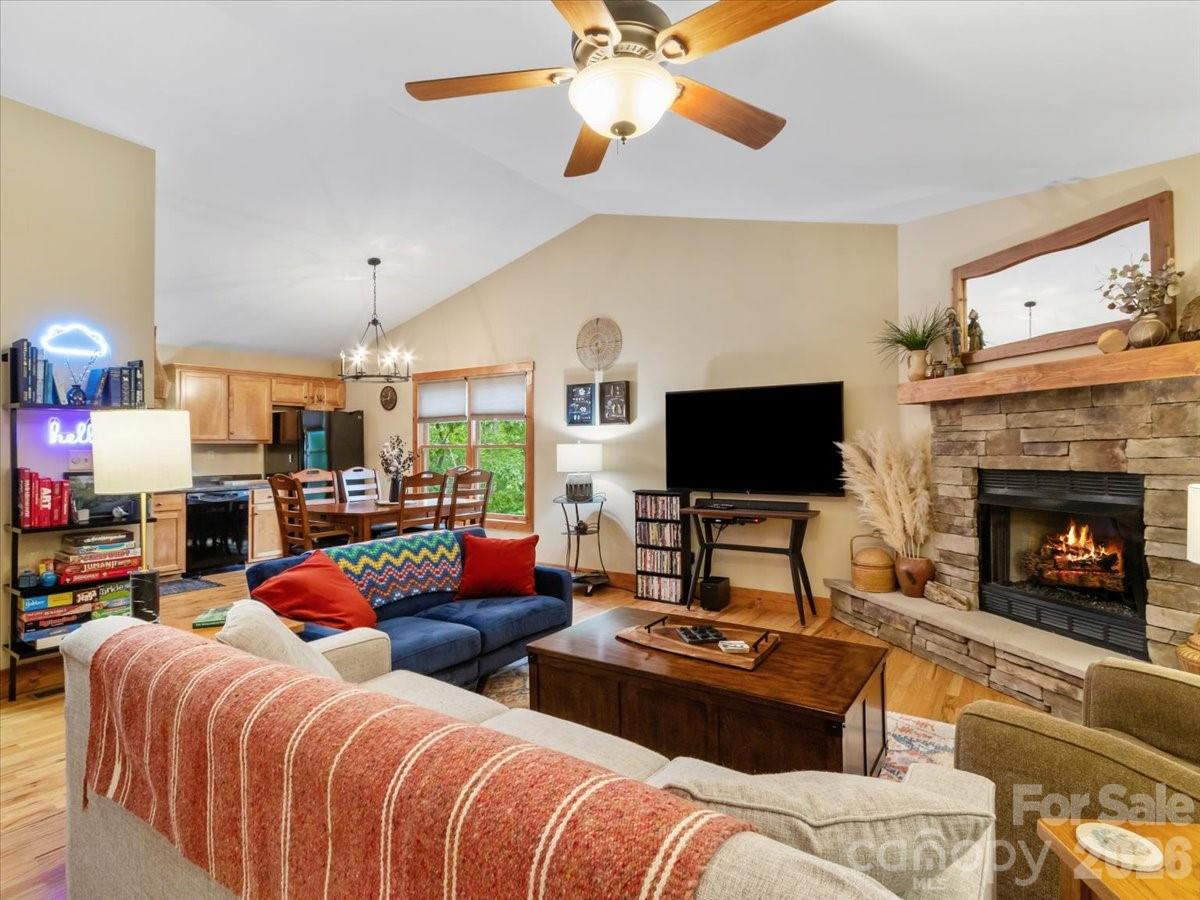 67 Hawks Landing Property Photo 5