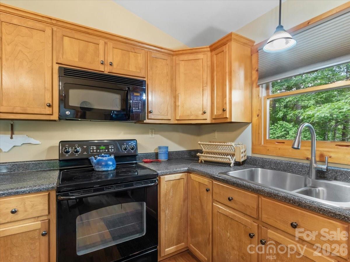 67 Hawks Landing Property Photo 11