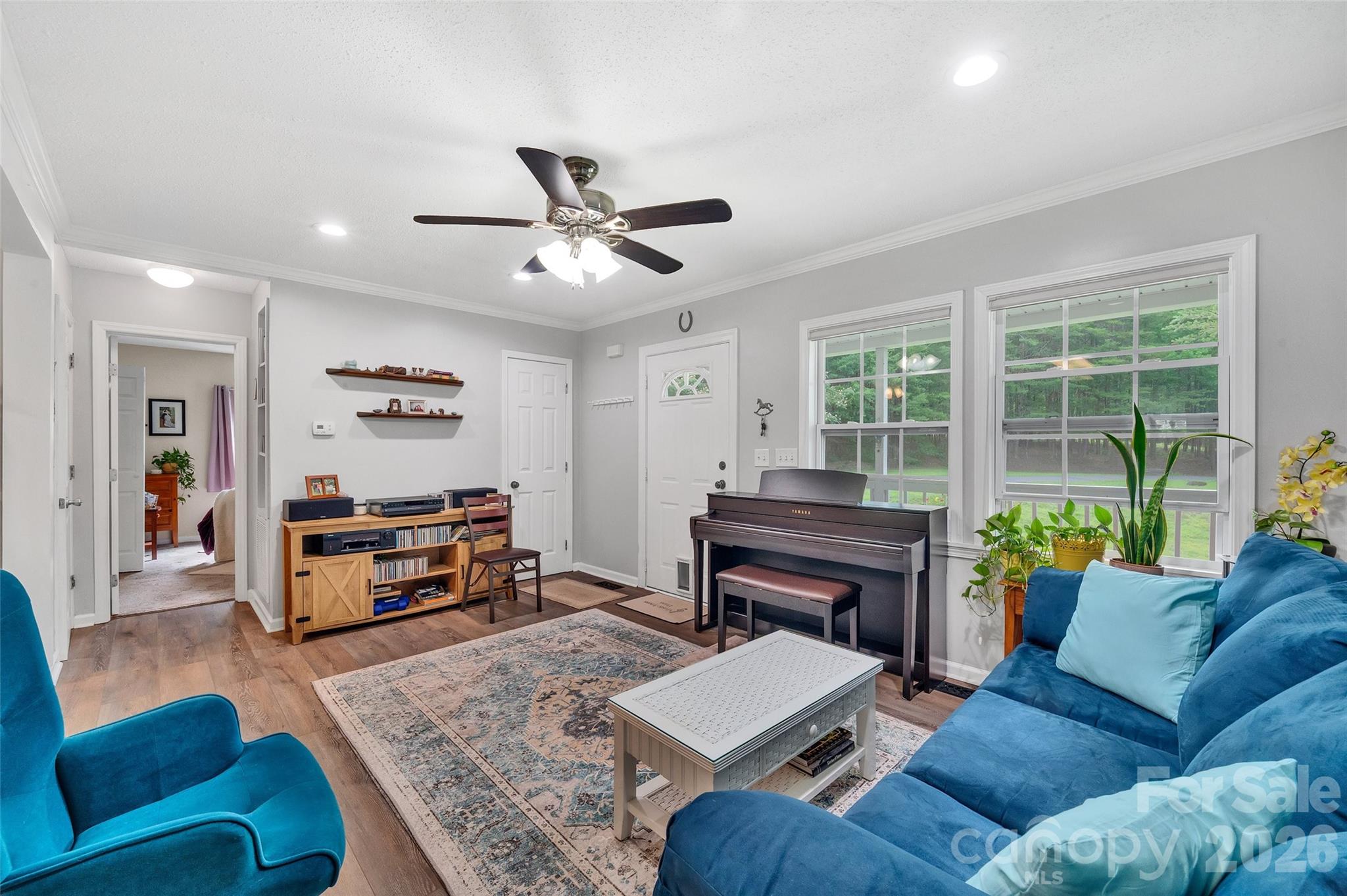 1095 E Prince Road Property Photo 7
