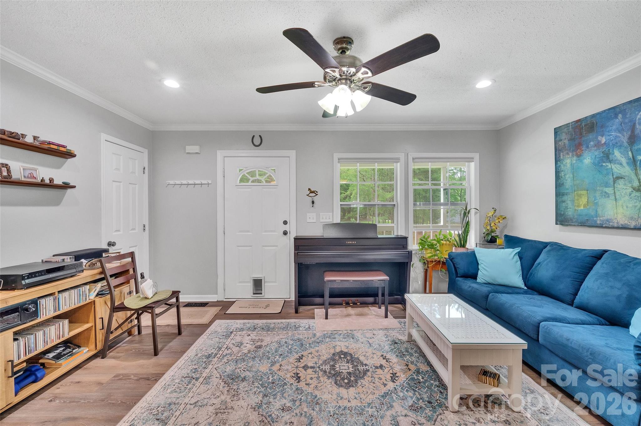 1095 E Prince Road Property Photo 8