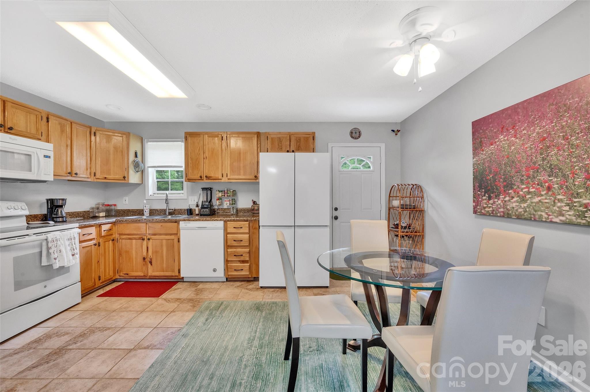 1095 E Prince Road Property Photo 10